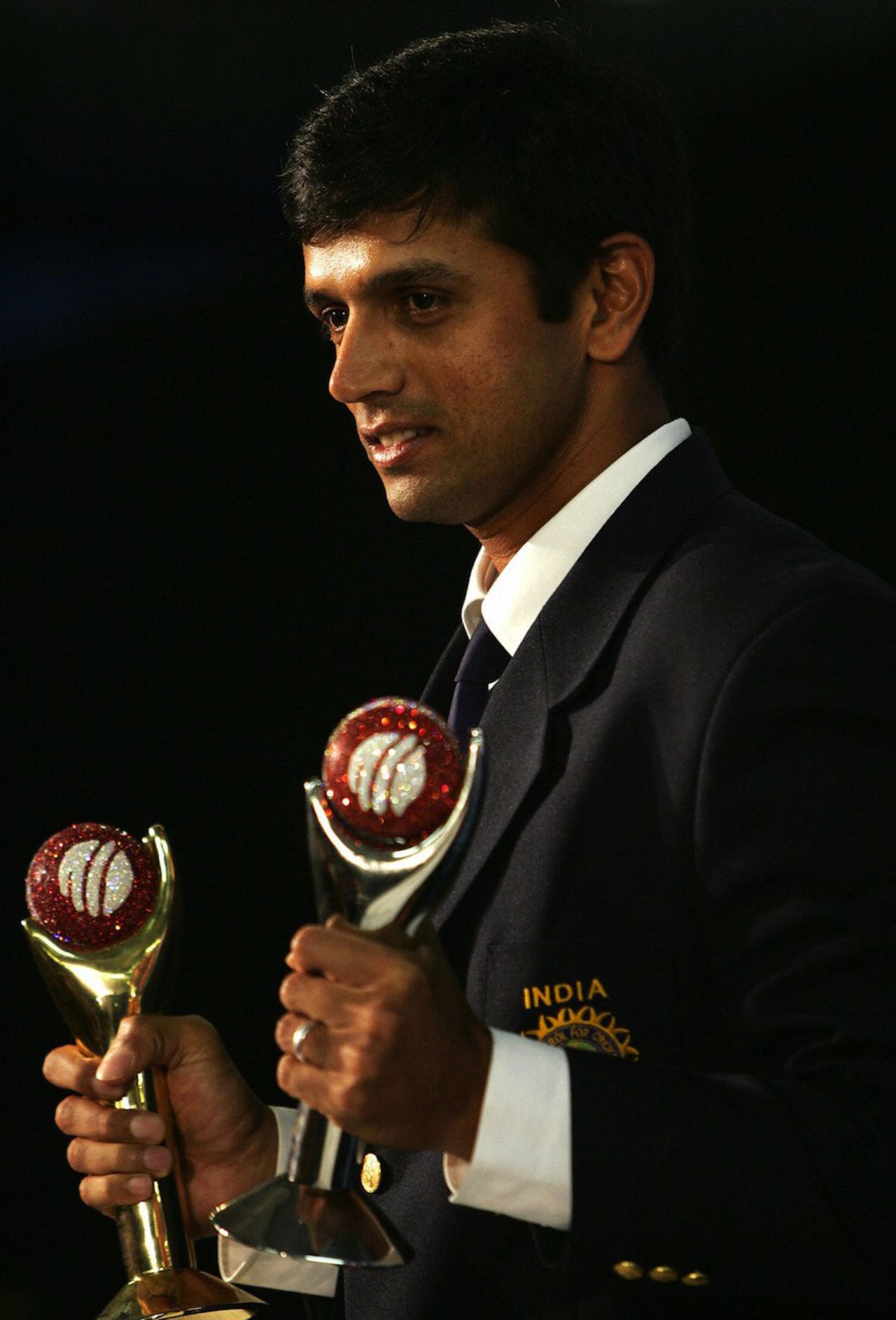 Rahul Dravid with the ICC Test and ICC Player of the Year awards, London, September 7, 2004 