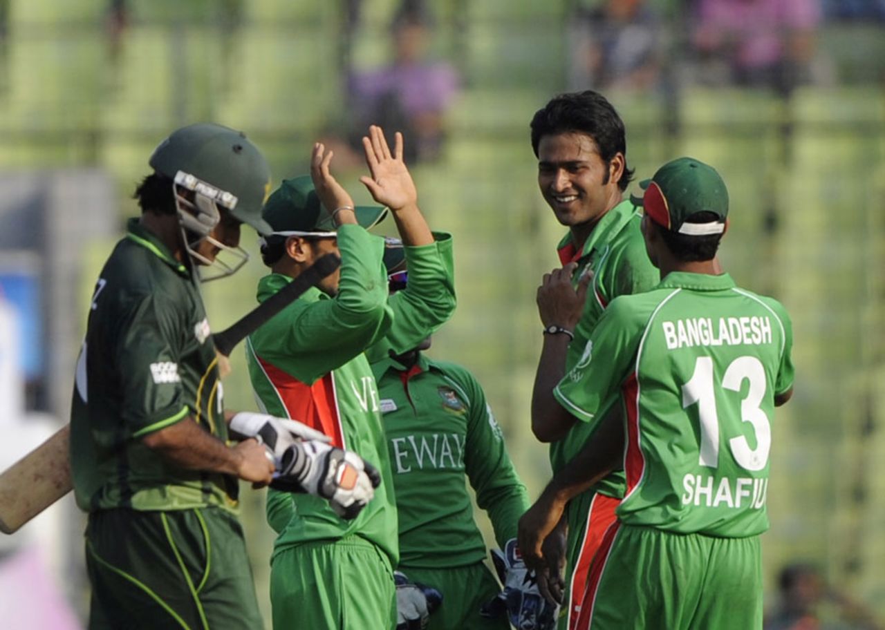 Shahadat Hossain got rid of Mohammad Hafeez, Bangladesh v Pakistan, Asia Cup, Mirpur, March 11, 2012