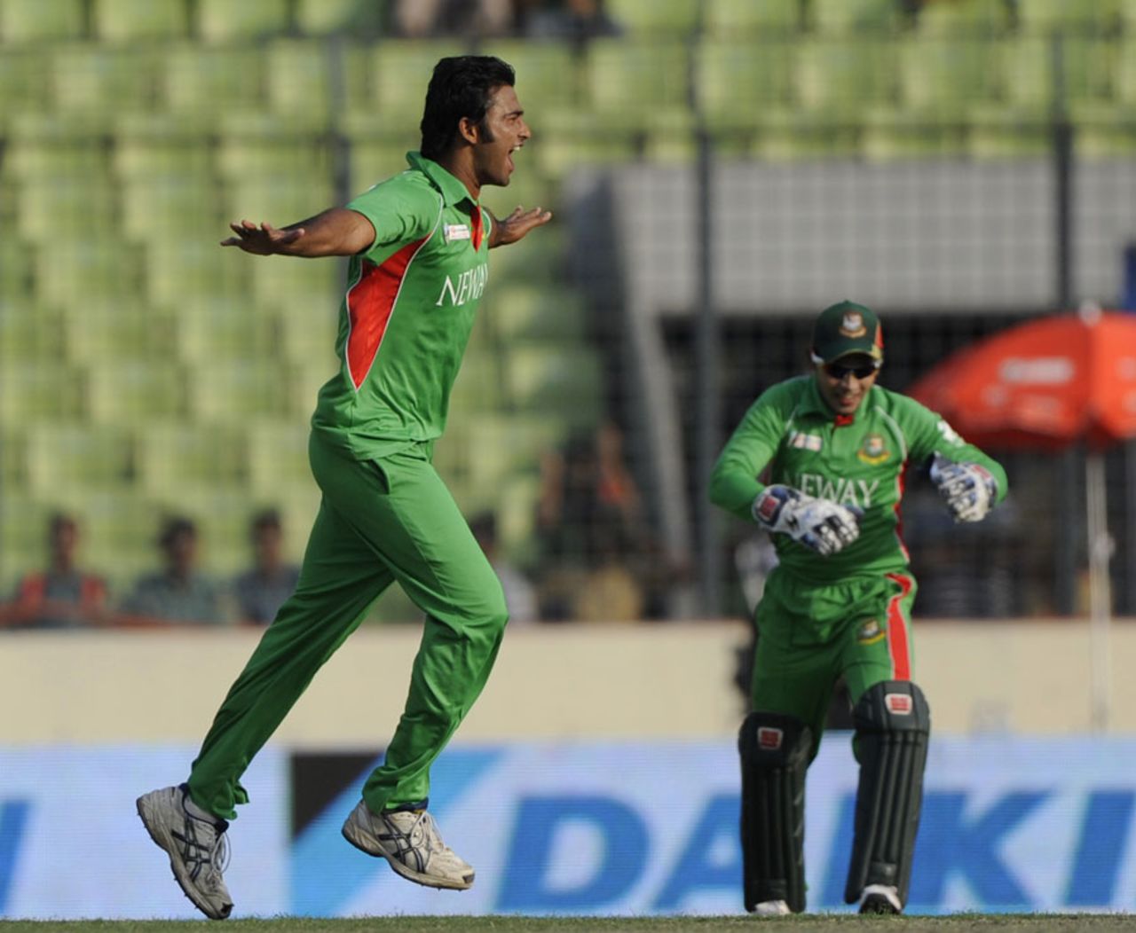 Shahadat Hossain celebrates a wicket, Bangladesh v Pakistan, Asia Cup, Mirpur, March 11, 2012