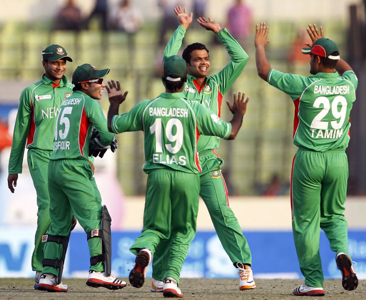 Abdur Razzaq got the big wicket of Misbah-ul-Haq, Bangladesh v Pakistan, Asia Cup, Mirpur, March 11, 2012
