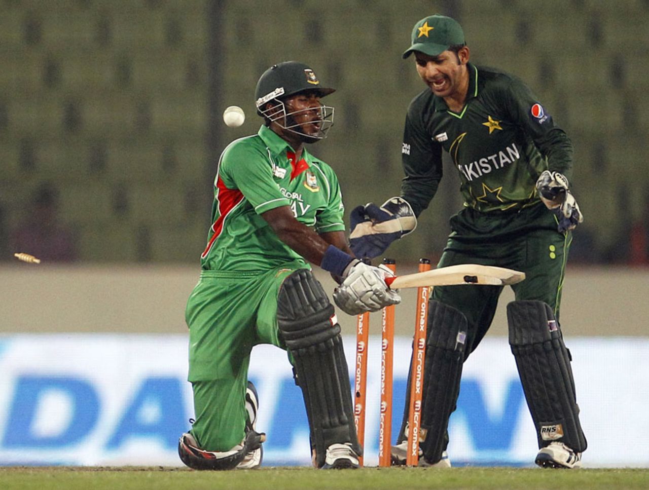 Jahurul Islam has his stumps rearranged, Bangladesh v Pakistan, Asia Cup, Mirpur, March 11, 2012
