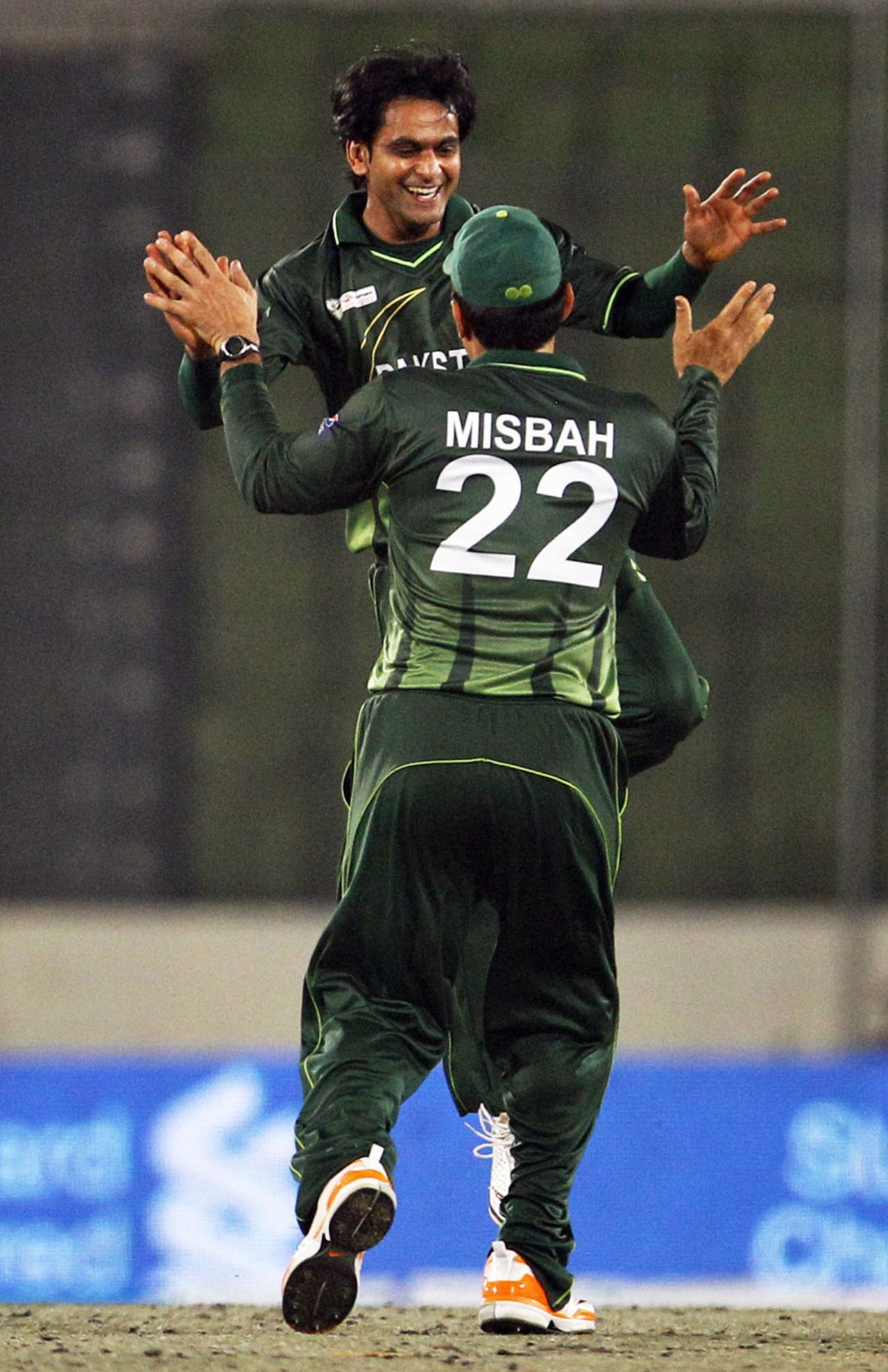 Mohammad Hafeez is congratulated on dismissing Mahmudullah, Bangladesh v Pakistan, Asia Cup, Mirpur, March 11, 2012