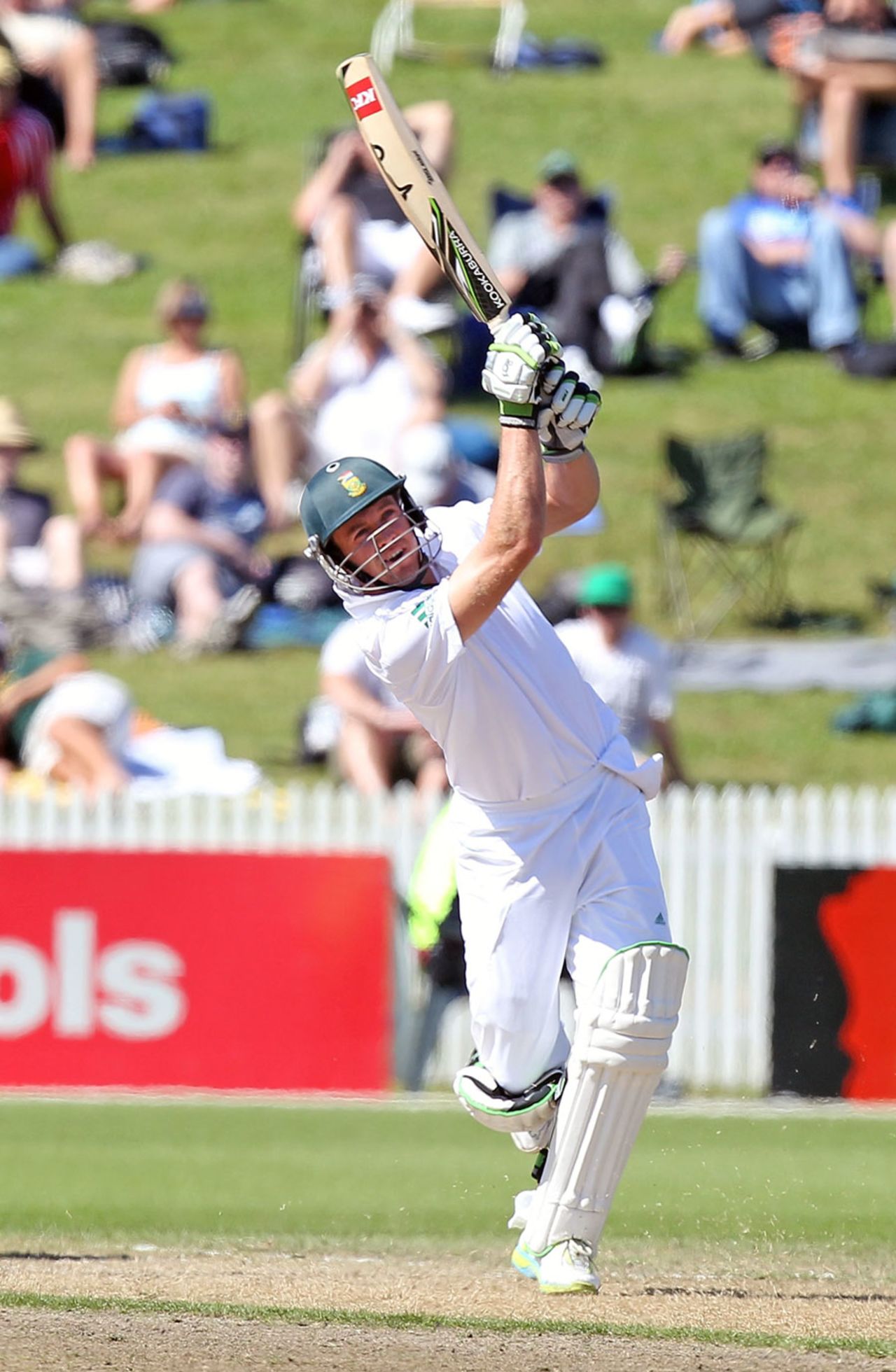 AB de Villiers scored a solid 83, New Zealand v South Africa, 2nd Test, Hamilton, 2nd day, March 16, 2012