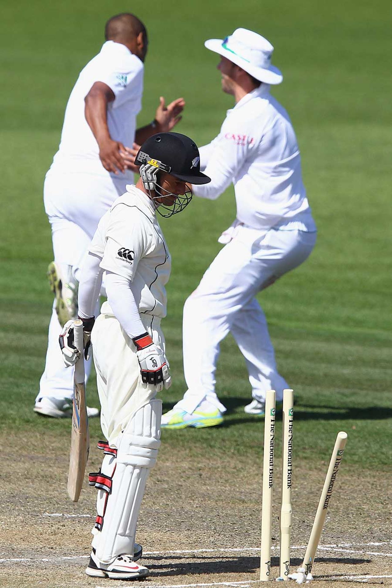 Kruger van Wyk was bowled by Vernon Philander, New Zealand v South Africa, 2nd Test, Hamilton, 3rd day, March 17, 2012