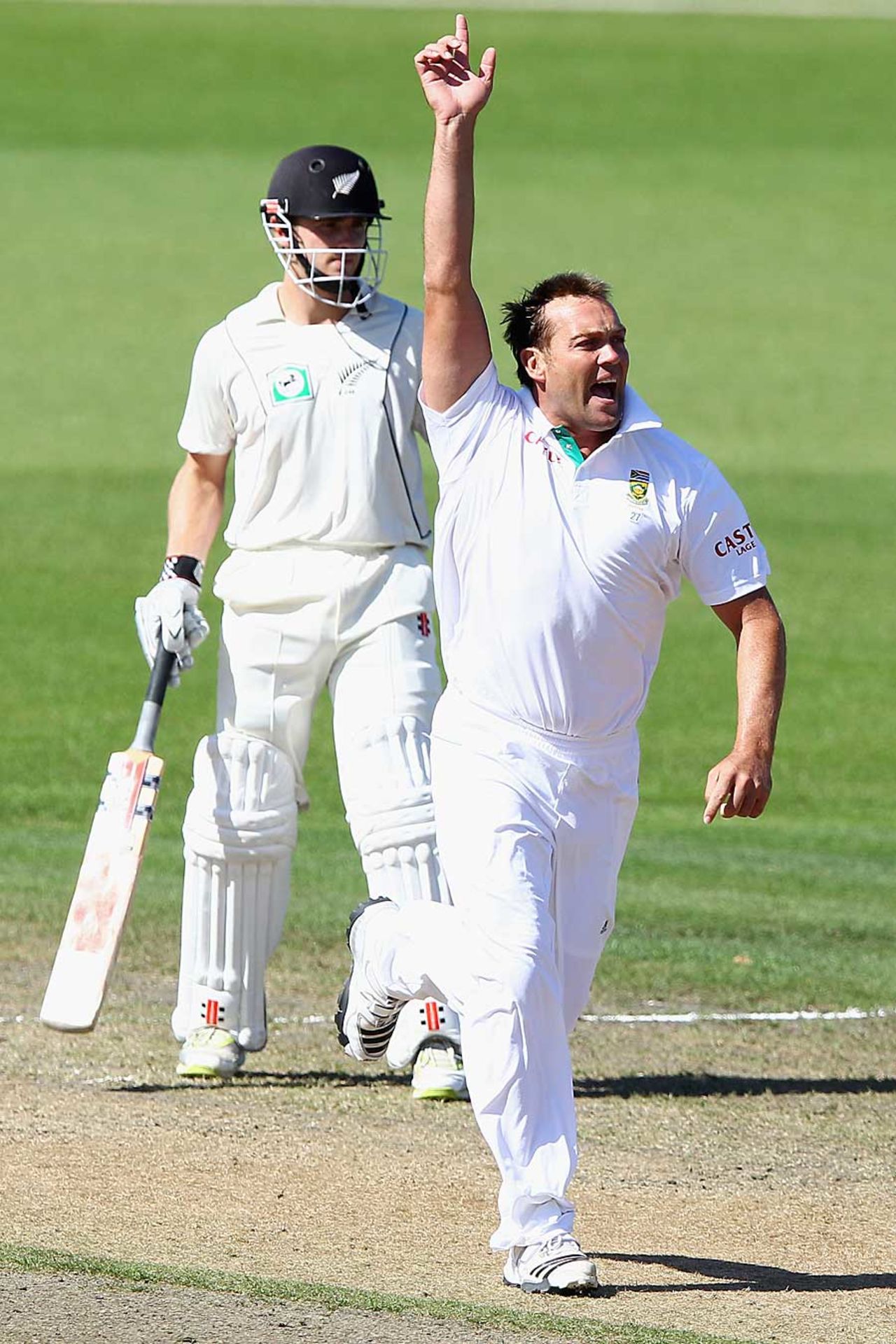 Jacques Kallis got rid of Daniel Vettori, New Zealand v South Africa, 2nd Test, Hamilton, 3rd day, March 17, 2012