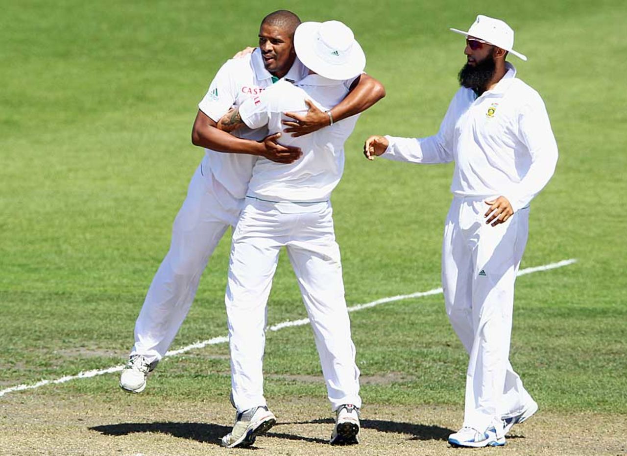 Vernon Philander celebrates one of his six wickets, New Zealand v South Africa, 2nd Test, Hamilton, 3rd day, March 17, 2012