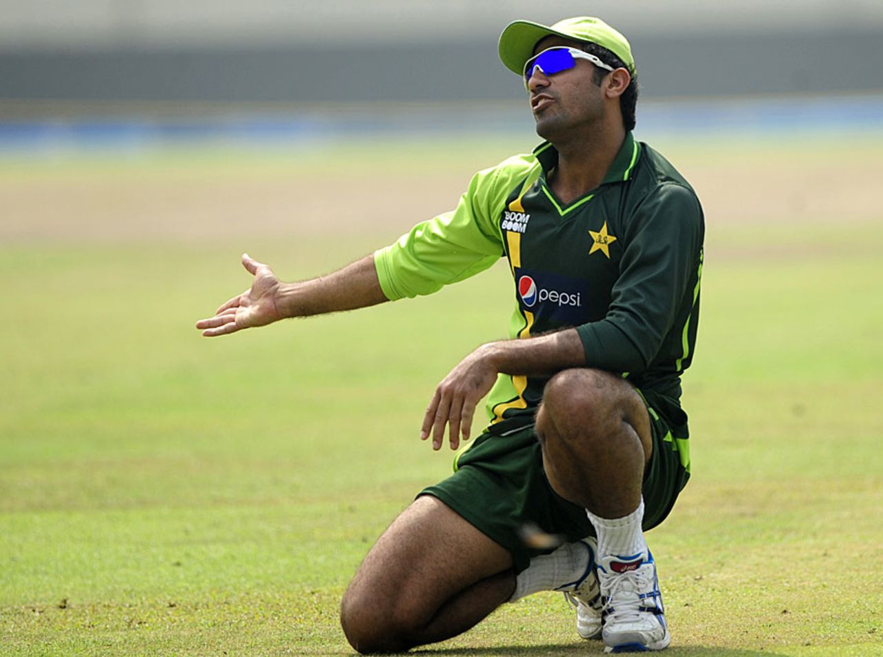 Wahab Riaz gestures during practice, Mirpur, March 17, 2012