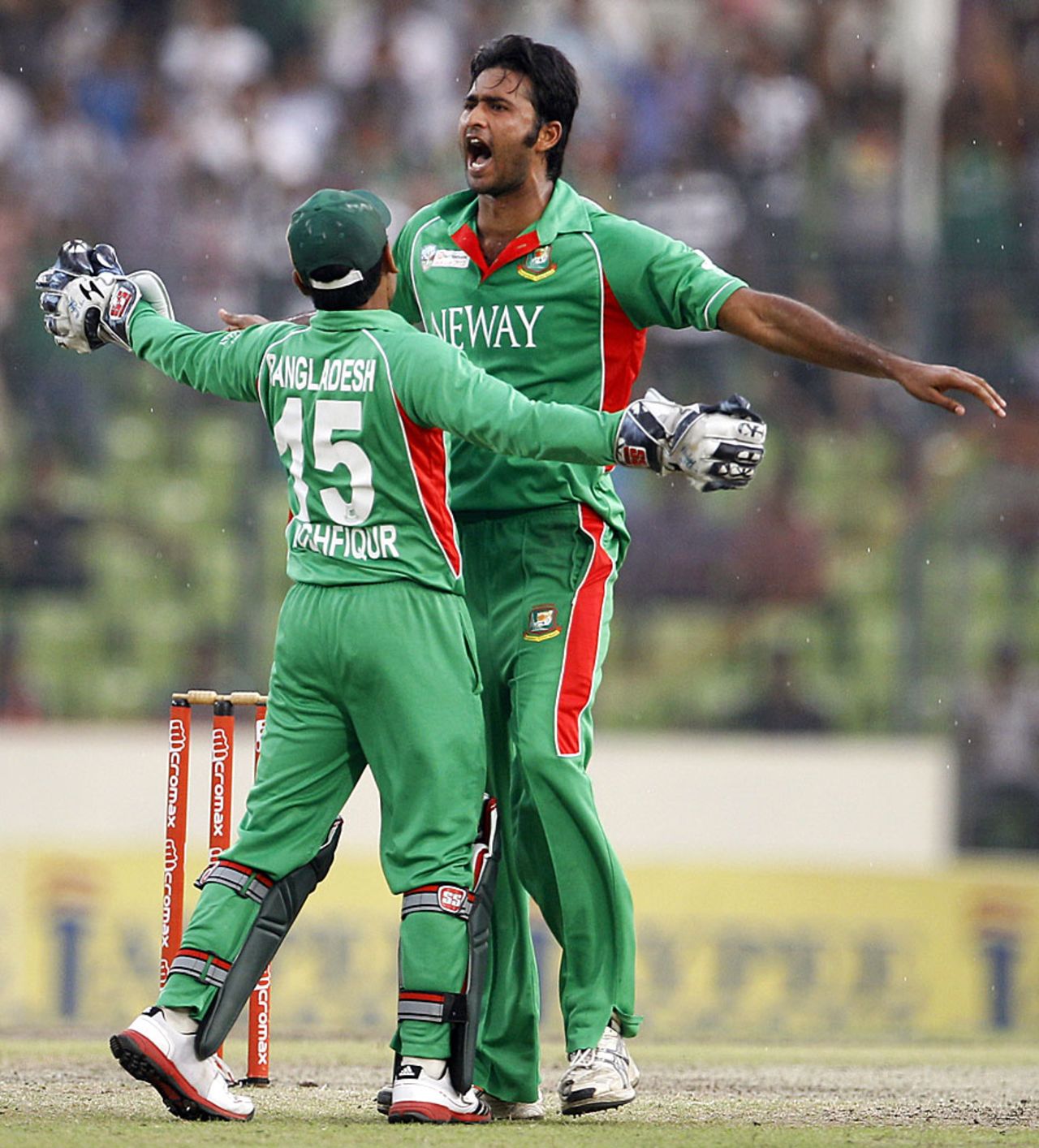 Shahadat Hossain is pumped up after getting rid of Upul Tharanga, Bangladesh v Sri Lanka, Asia Cup, Mirpur, March 20, 2012