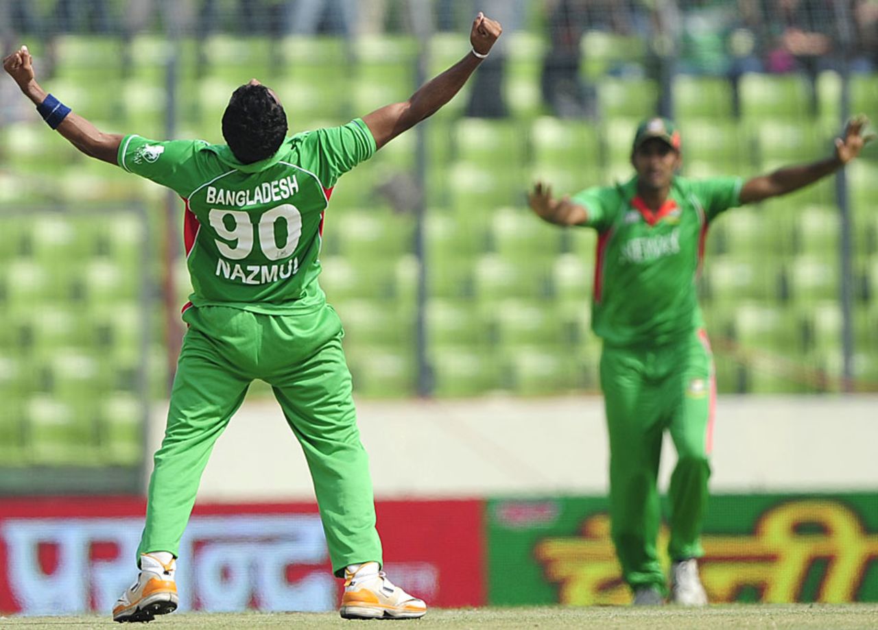 Nazmul Hossain celebrates an early wicket, Bangladesh v Pakistan, Asia Cup. final, Mirpur, March 22, 2012