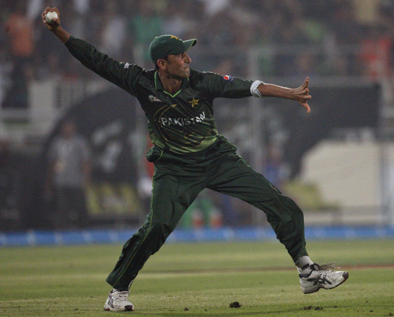 Younis Khan caught the first three Bangladesh batsmen, Bangladesh v Pakistan, Asia Cup final, Mirpur, March 22, 2012