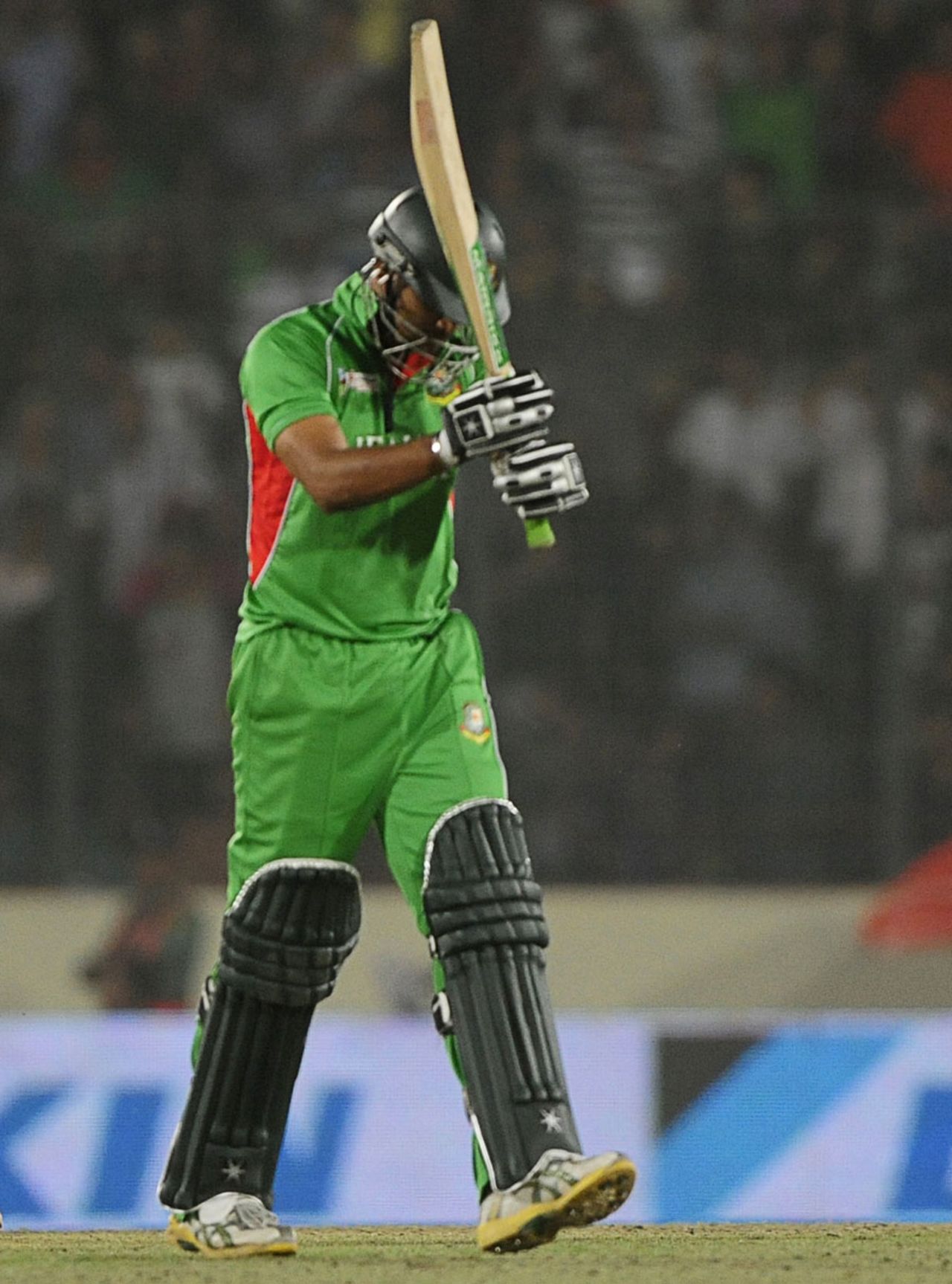 Mashrafe Mortaza is dismayed after being dismissed, Bangladesh v Pakistan, Asia Cup final, Mirpur, March 22, 2012