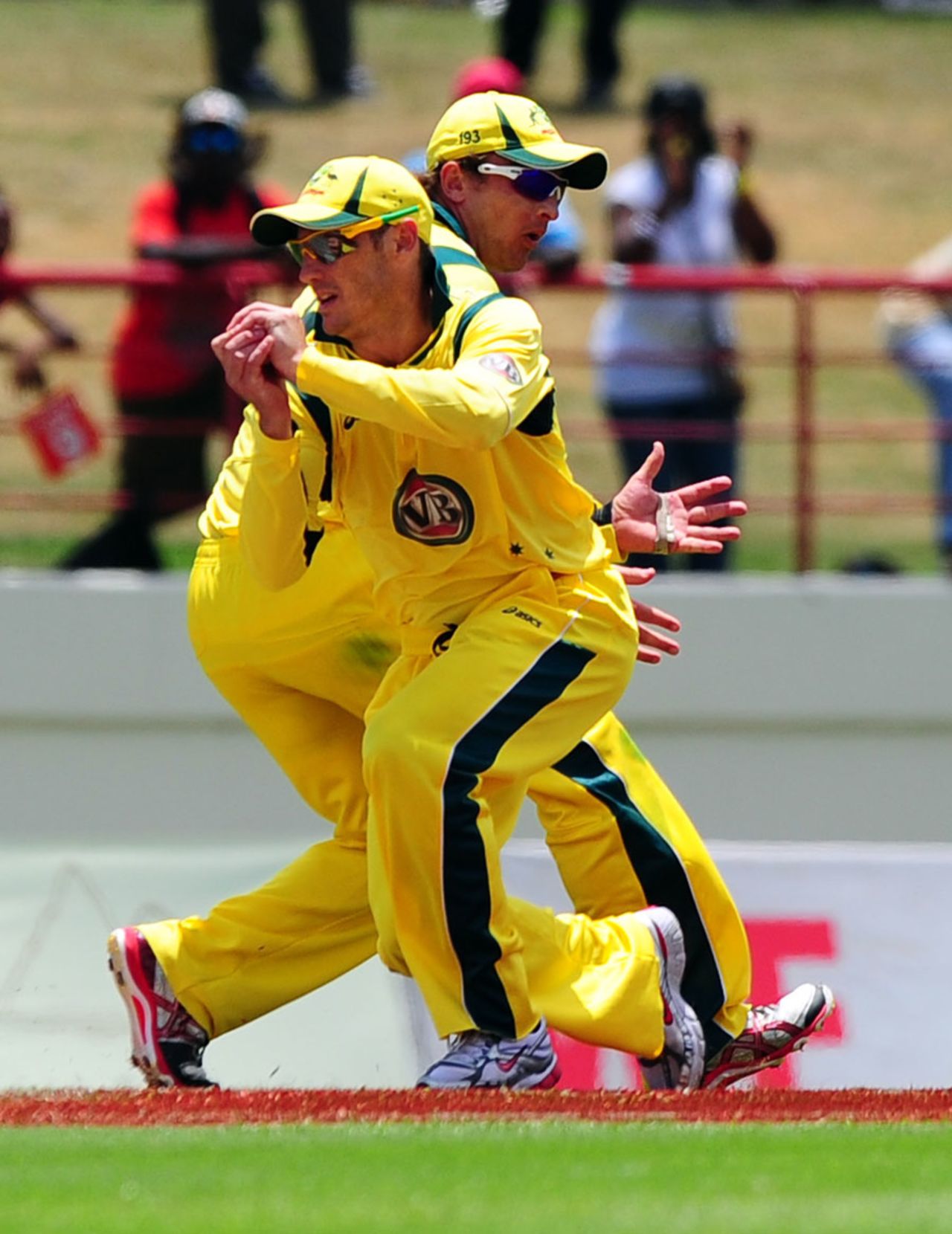 David Hussey takes a catch to dismiss Darren Bravo, West Indies v Australia, 4th ODI, Gros Islet, March 23, 2012