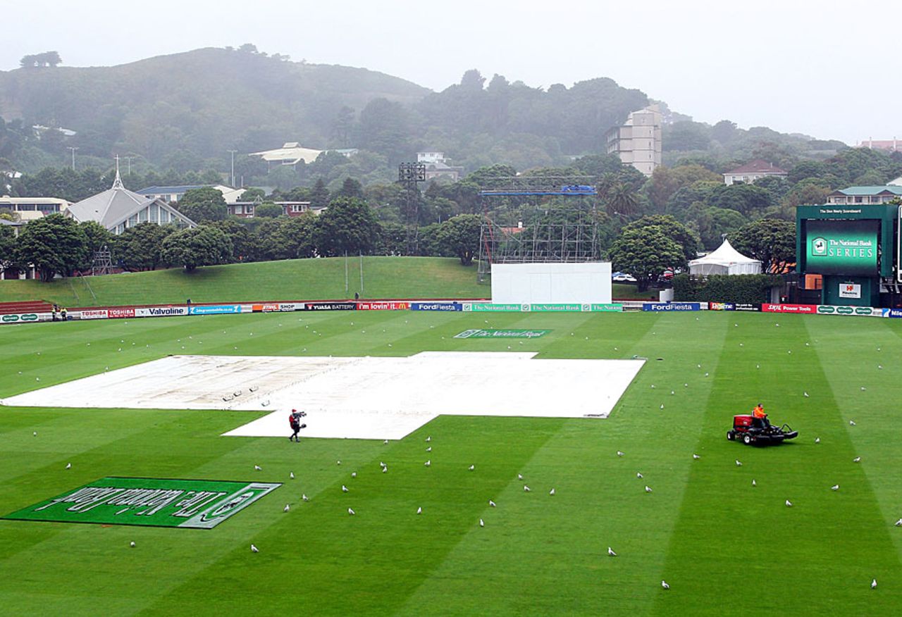The covers are on at the Basin Reserve, New Zealand v South Africa, 3rd Test, Wellington, 2nd day, March 24, 2012