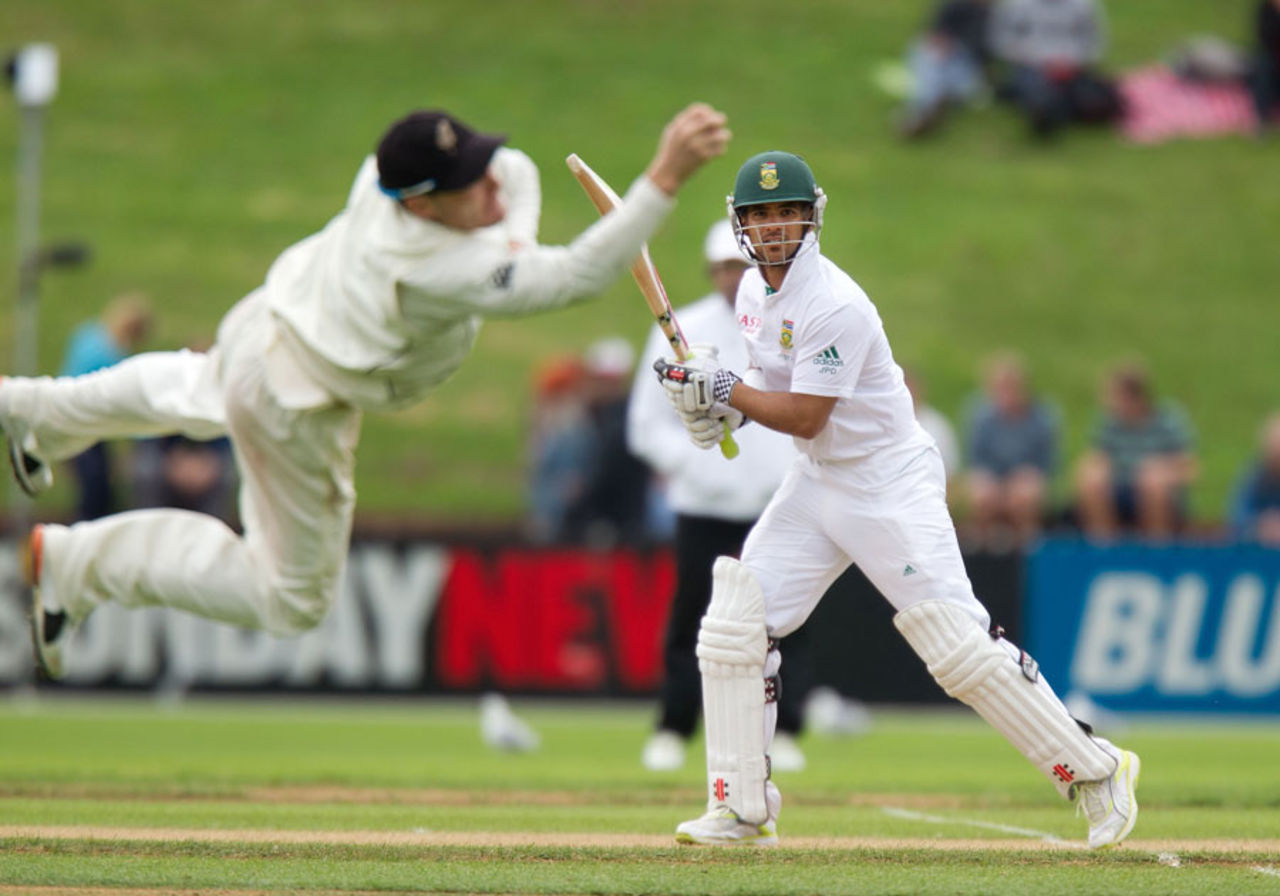JP Duminy tries to steer one past cover-point, New Zealand v South Africa, 3rd Test, Wellington, 2nd day, March 24, 2012