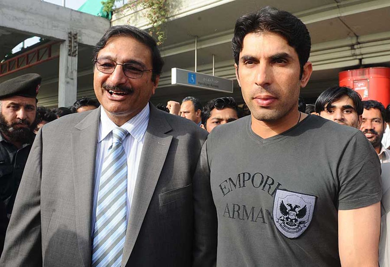 Misbah-ul-Haq and PCB chairman Zaka Ashraf arrive in Lahore, Lahore, March 24, 2012