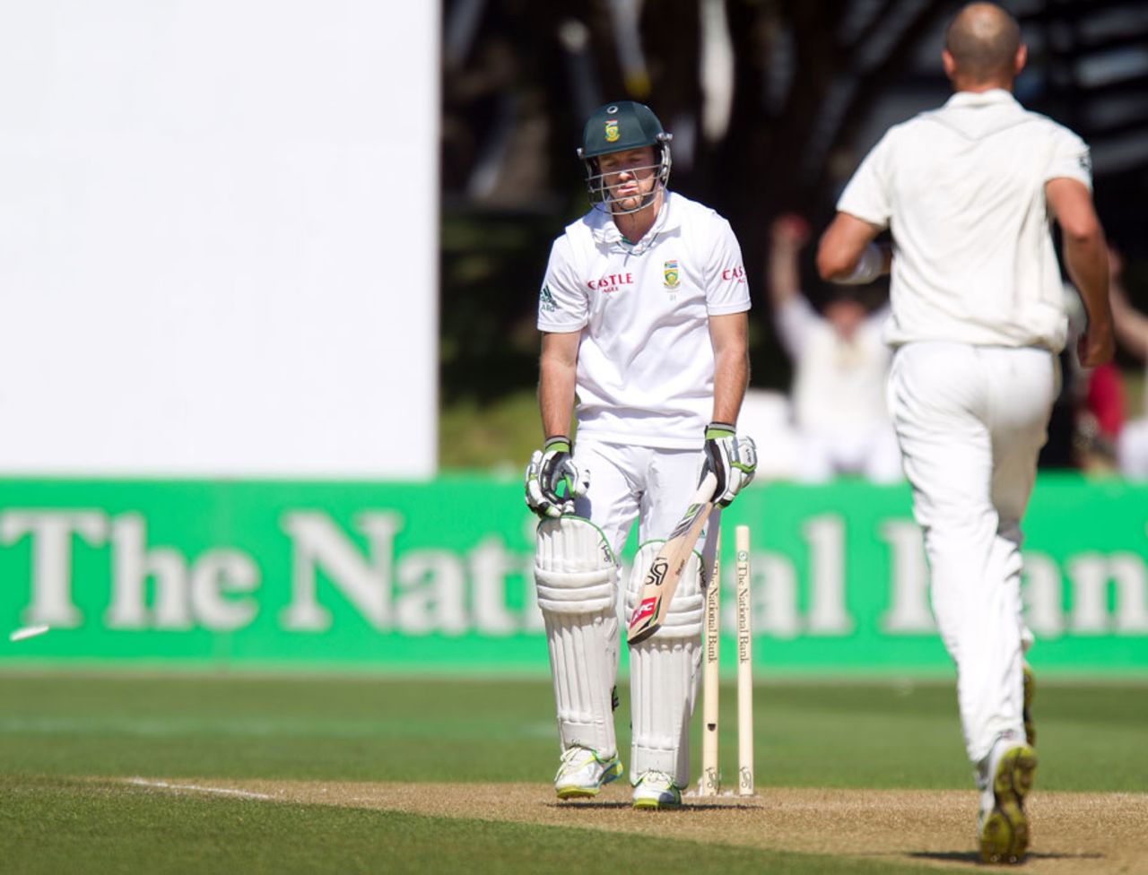 AB de Villiers is bowled by Chris Martin, New Zealand v South Africa, 3rd Test, Wellington, 3rd day, March 25, 2012