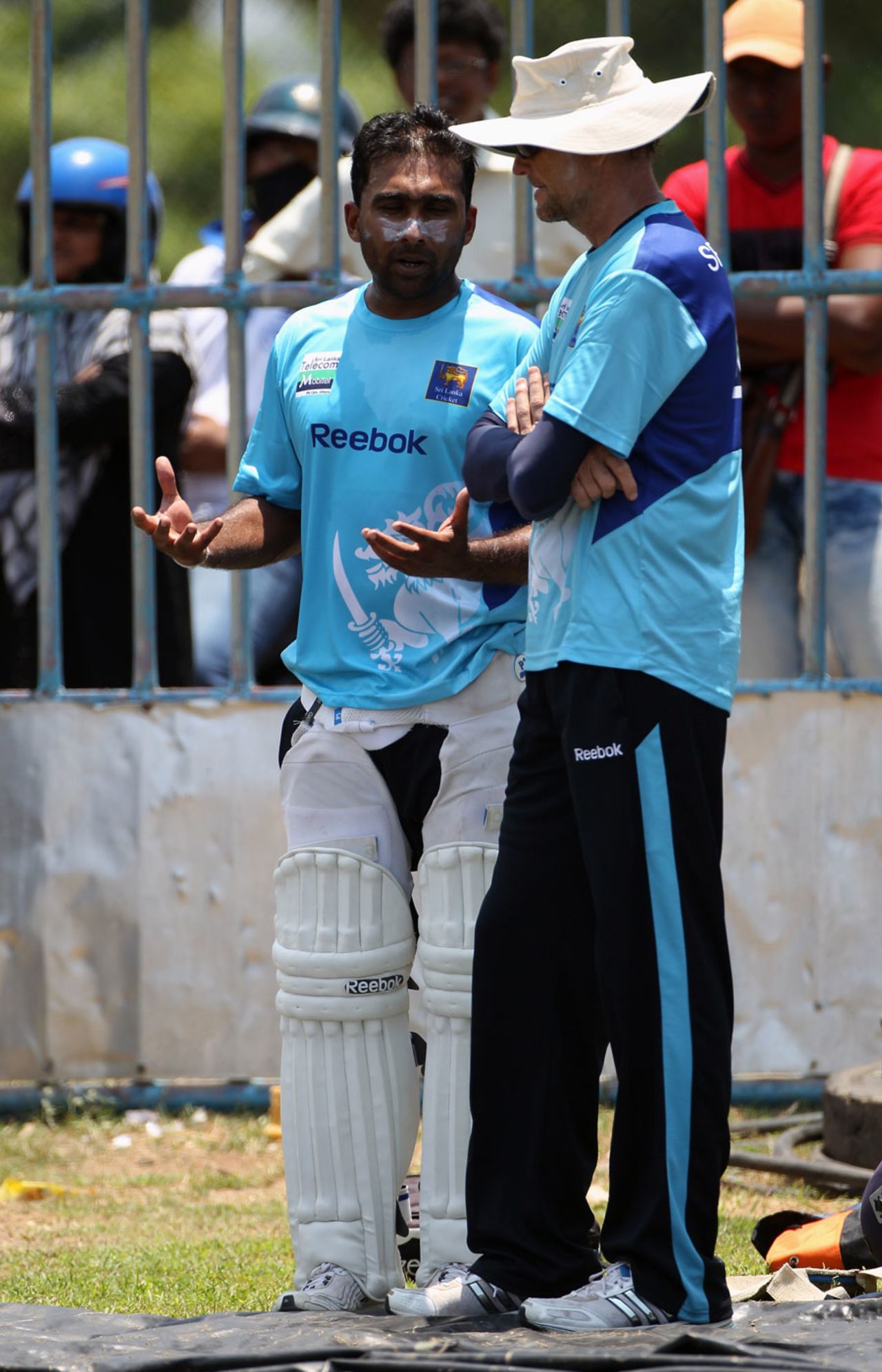 Sri Lanka's captain and coach, Mahela Jayawardene and Graham Ford, have a chat, Galle, March 25, 2012