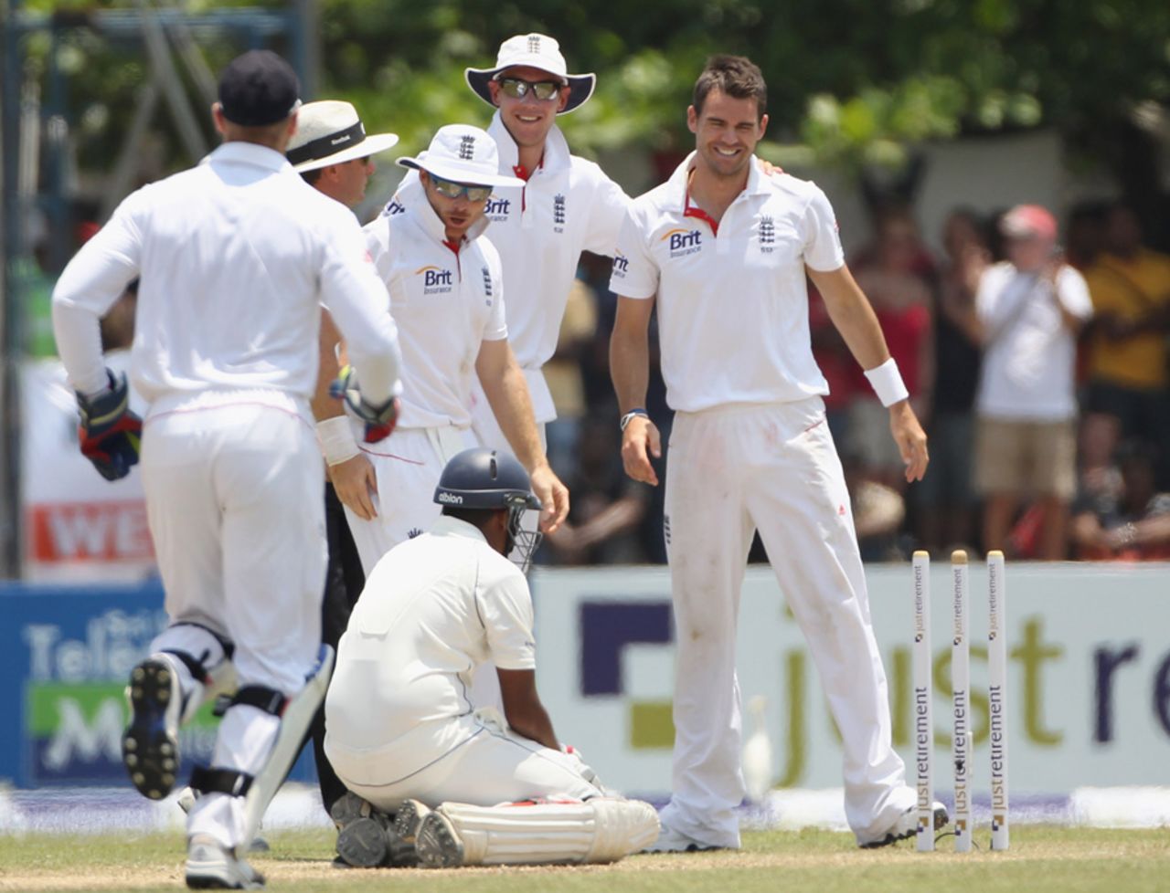 England celebrate Thilan Samaraweera's run-out, Sri Lanka v England, 1st Test, Galle, 1st day, March 26, 2012