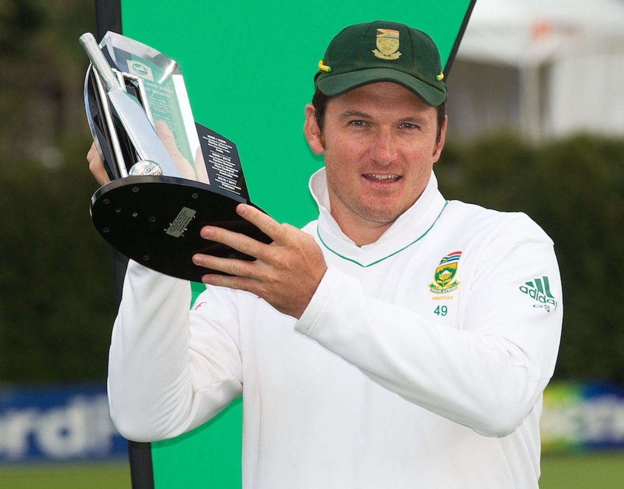 Graeme Smith with the series trophy, New Zealand v South Africa, 3rd Test, Wellington, 5th day, March 27, 2012