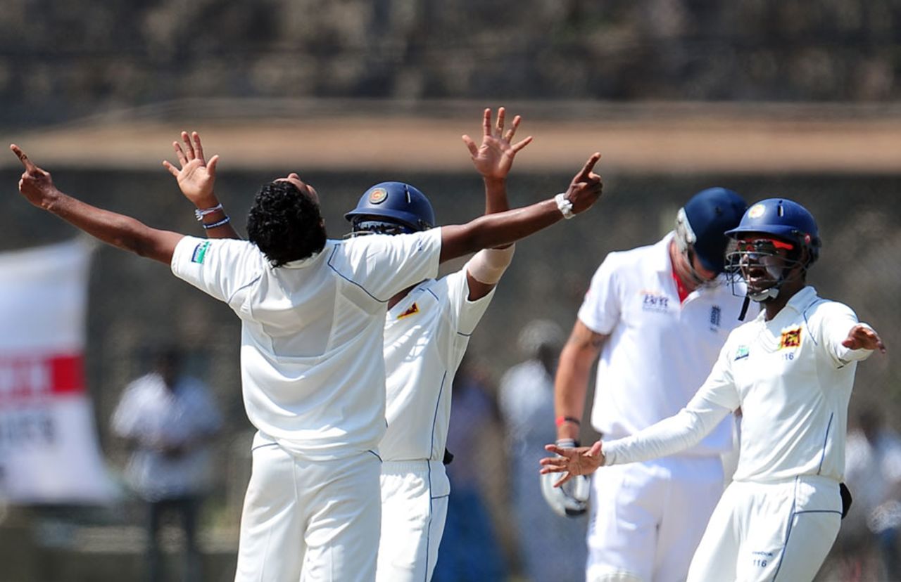 Suraj Randiv celebrates the wicket of Kevin Pietersen, Sri Lanka v England, 1st Test, Galle, 4th day, March 29, 2012