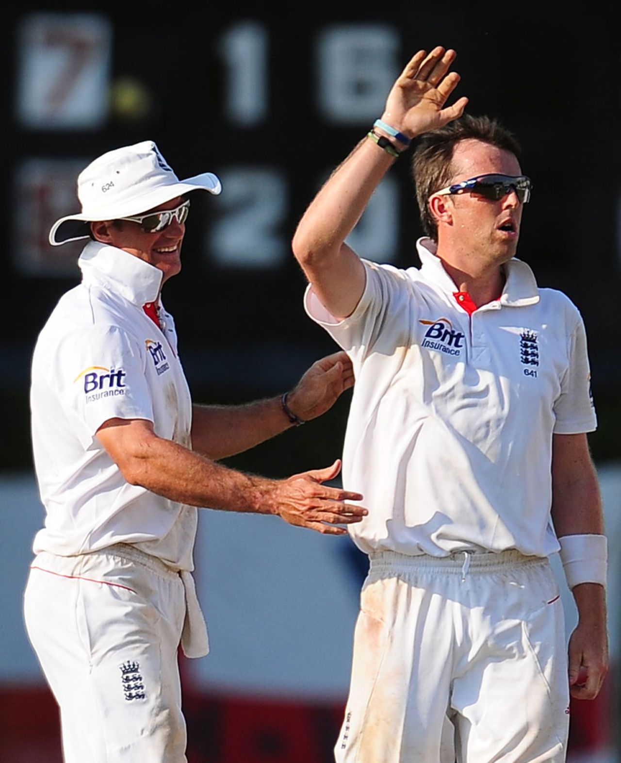 Graeme Swann celebrates after dismissing Mahela Jayawardene, Sri Lanka v England, 2nd Test, Colombo, 1st day, April 3, 2012