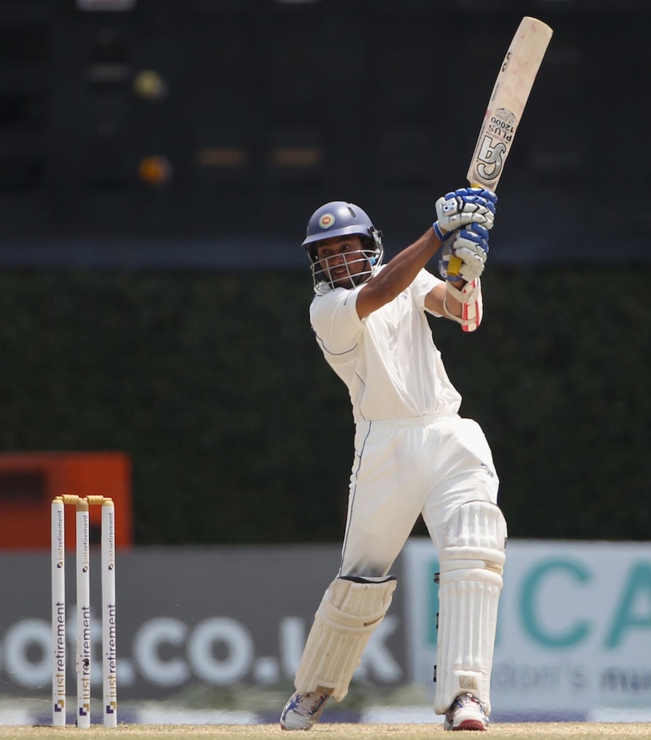 Tillakaratne Dilshan on the attack, Sri Lanka v England, 2nd Test, Colombo, P Sara Oval, 4th day, April 6, 2012