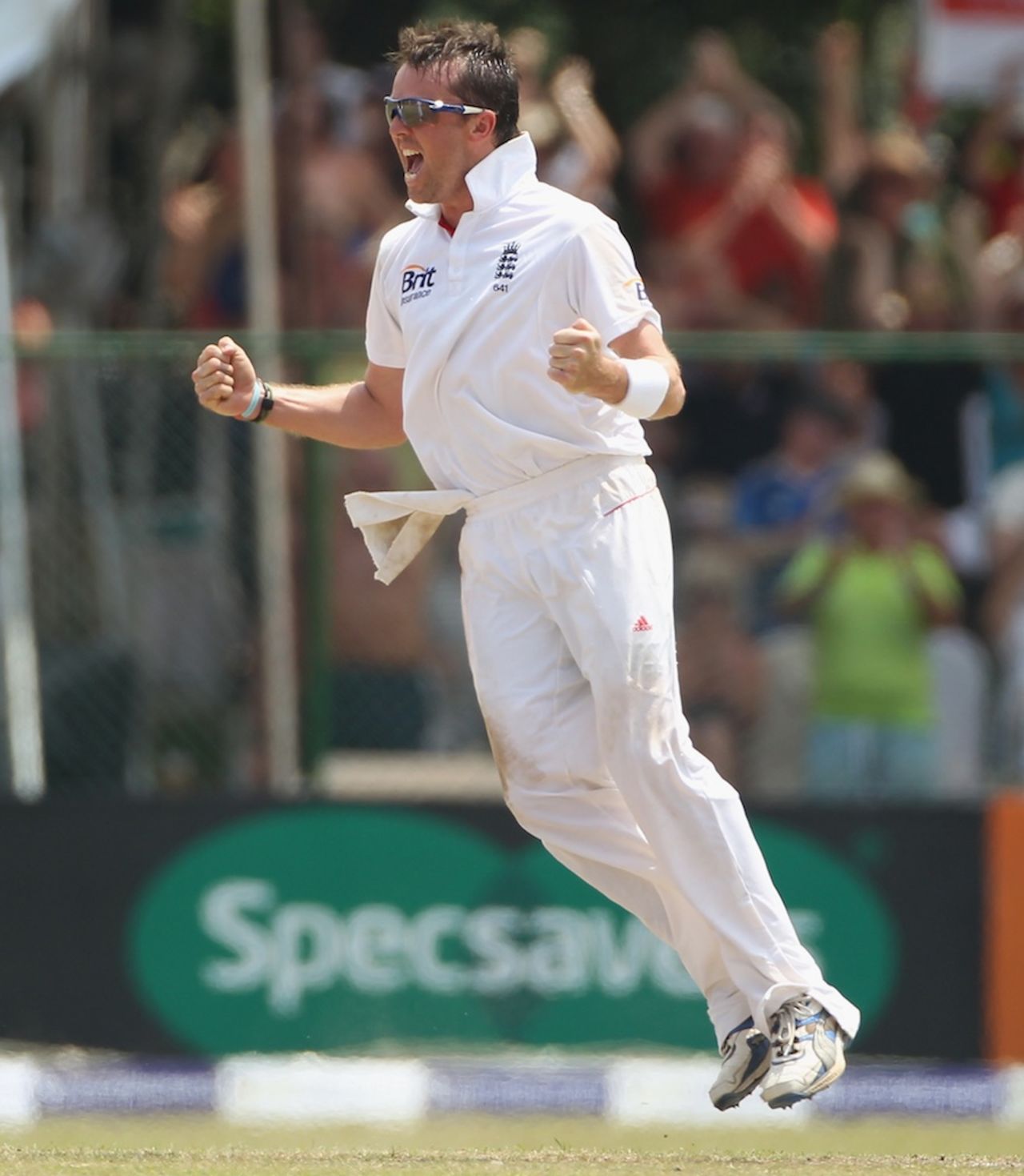 Graeme Swann picked up his 13th five-wicket haul, Sri Lanka v England, 2nd Test, Colombo, P Sara Oval, 5th day, April 7, 2012