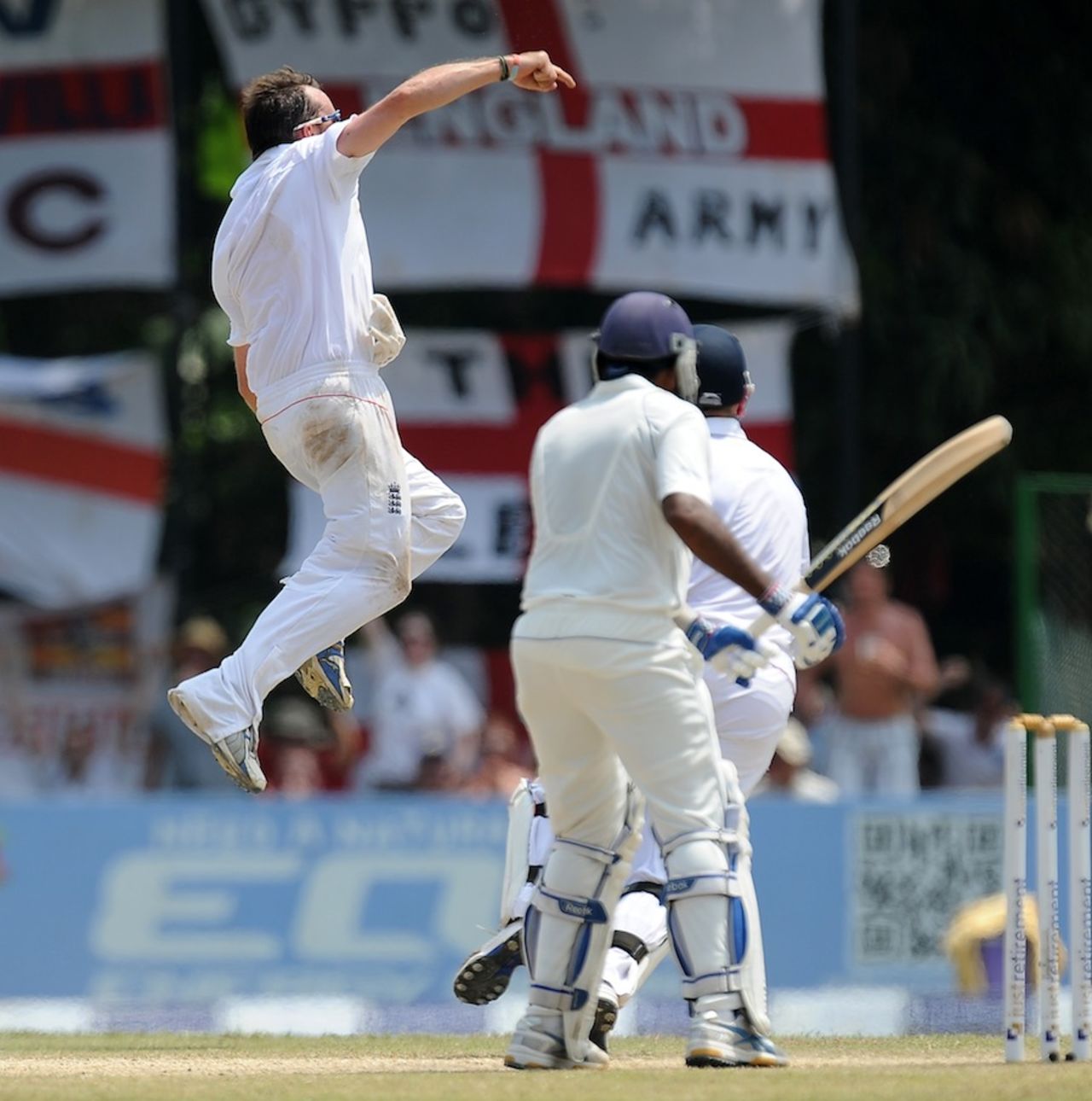 Graeme Swann is thrilled after dismissing Mahela Jayawardene, Sri Lanka v England, 2nd Test, Colombo, P Sara Oval, 5th day, April 7, 2012