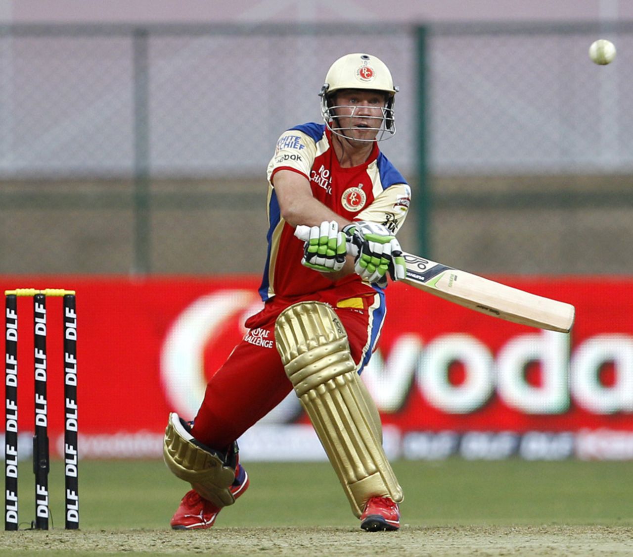 AB de Villiers lines up a reverse-hit, Royal Challengers Bangalore v Delhi Daredevils, IPL 2012, Bangalore, April 7, 2012