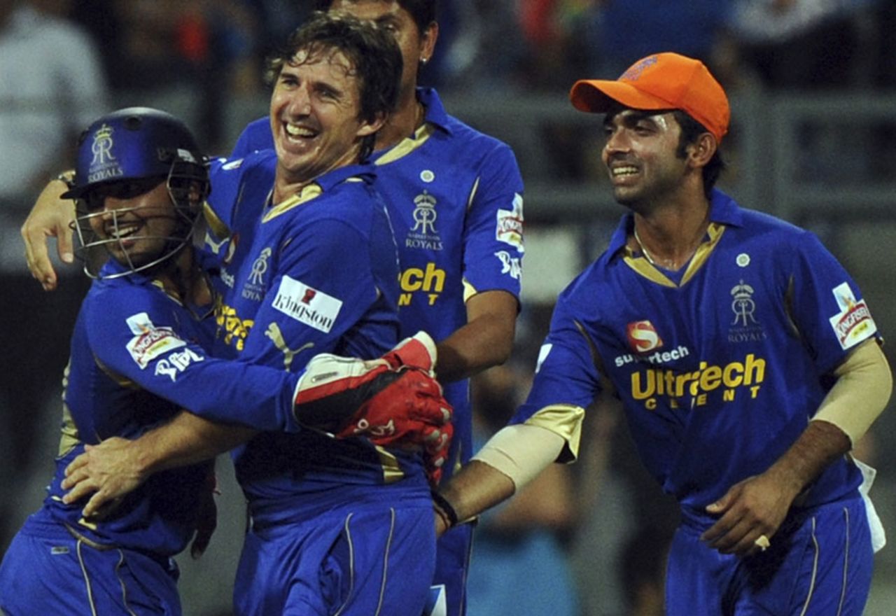 Brad Hogg celebrates a wicket with his team-mates, Mumbai Indians v Rajasthan Royals, IPL, Mumbai, April 11, 2012