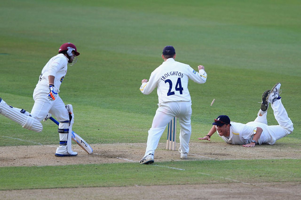 Arul Suppiah was run out for 33, Warwickshire v Somerset, County Championship, Division One, Edgbaston, April 13, 2012