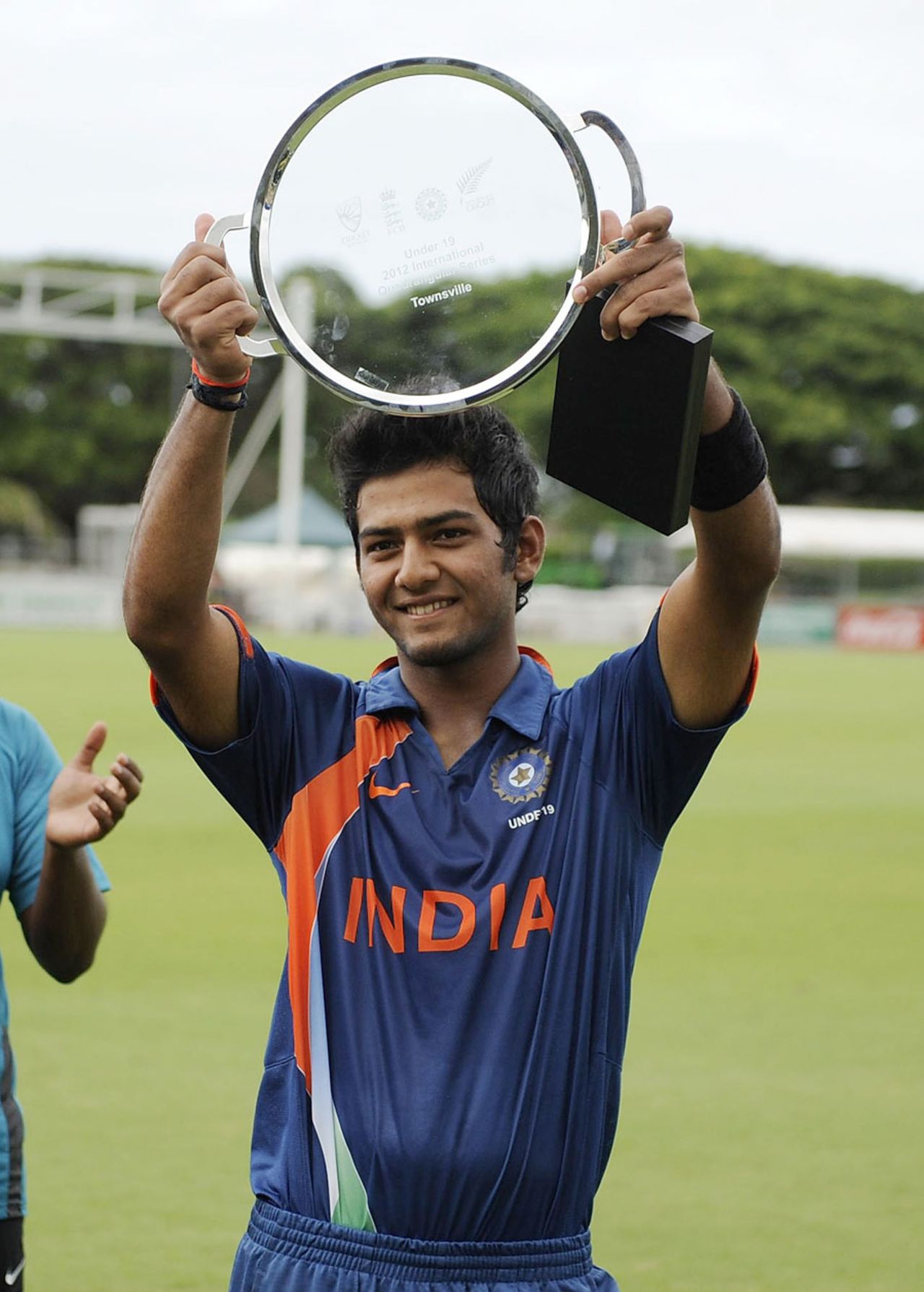 Unmukt Chand shows off India Under-19s trophy, Australia Under-19s v India Under-19s, Quadrangular Under-19 Series, final, Townsville, April 15, 2012