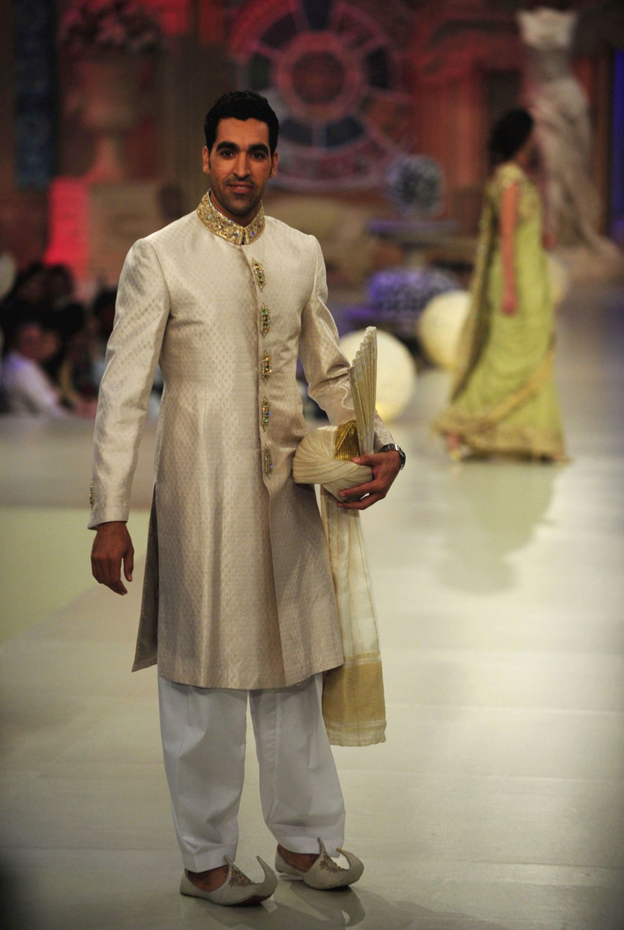 Umar Gul at a fashion show in Karachi, 15 April, 2012