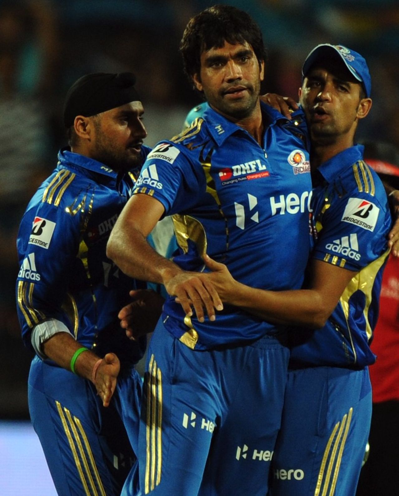 Munaf Patel defended 11 in the final over to earn a one-run win, Pune Warriors v Mumbai Indians, IPL, Pune, May 3, 2012