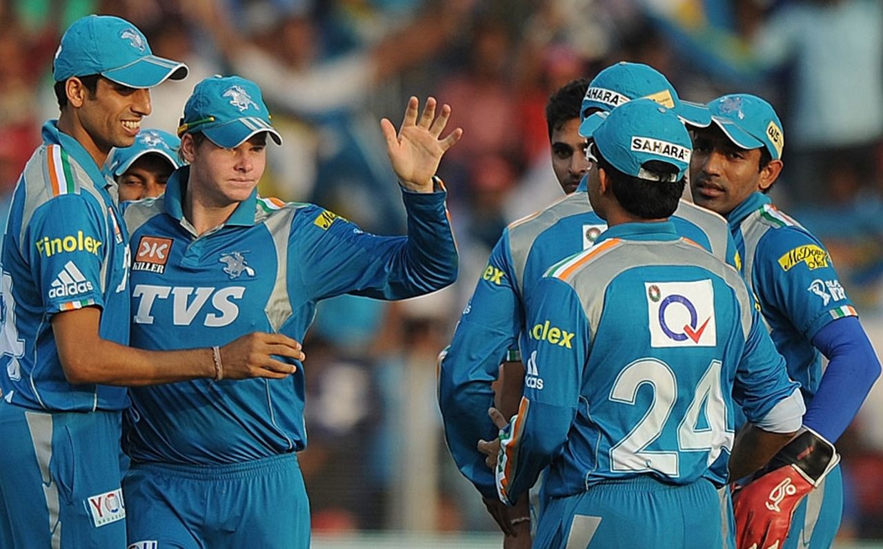 Pune Warriors celebrate an early wicket, Pune Warriors v Rajasthan Royals, IPL, Pune, May 8, 2012