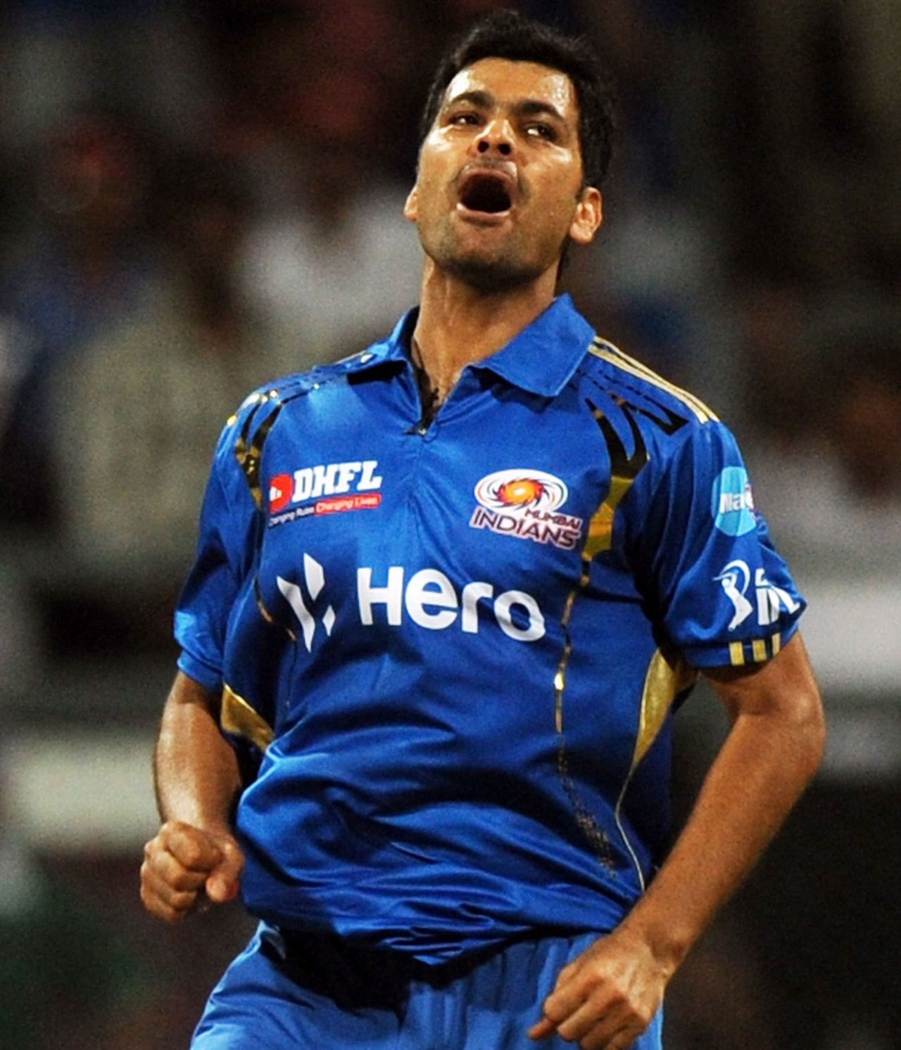 RP Singh made two big breakthroughs early, Mumbai Indians v Kolkata Knight Riders, IPL, Mumbai, May 16, 2012