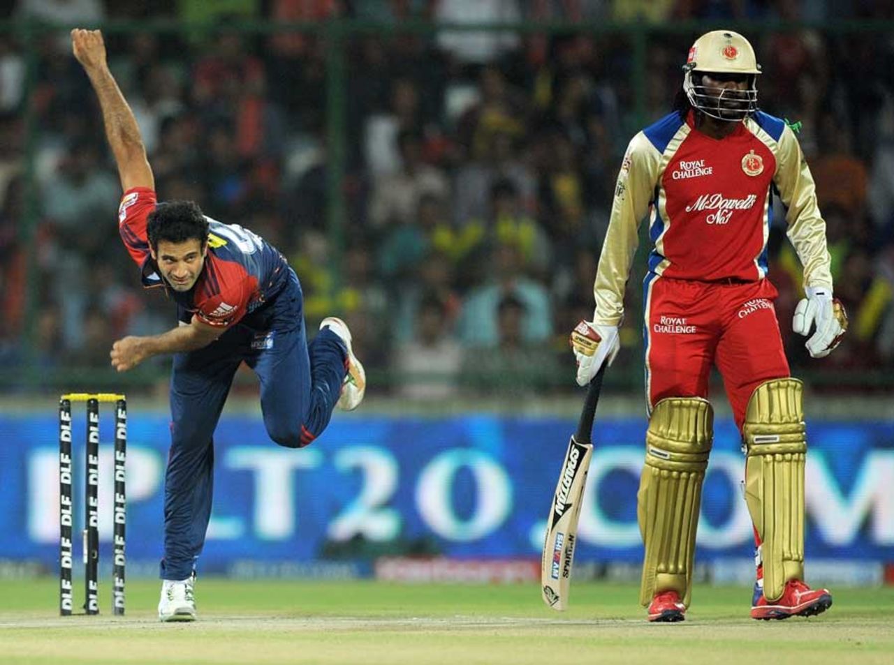 Irfan Pathan sends one down, Delhi Daredevils v Royal Challengers Bangalore, IPL 2012, Delhi