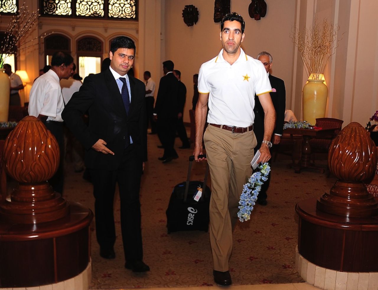 Umar Gul arrives in Colombo, May 28, 2012