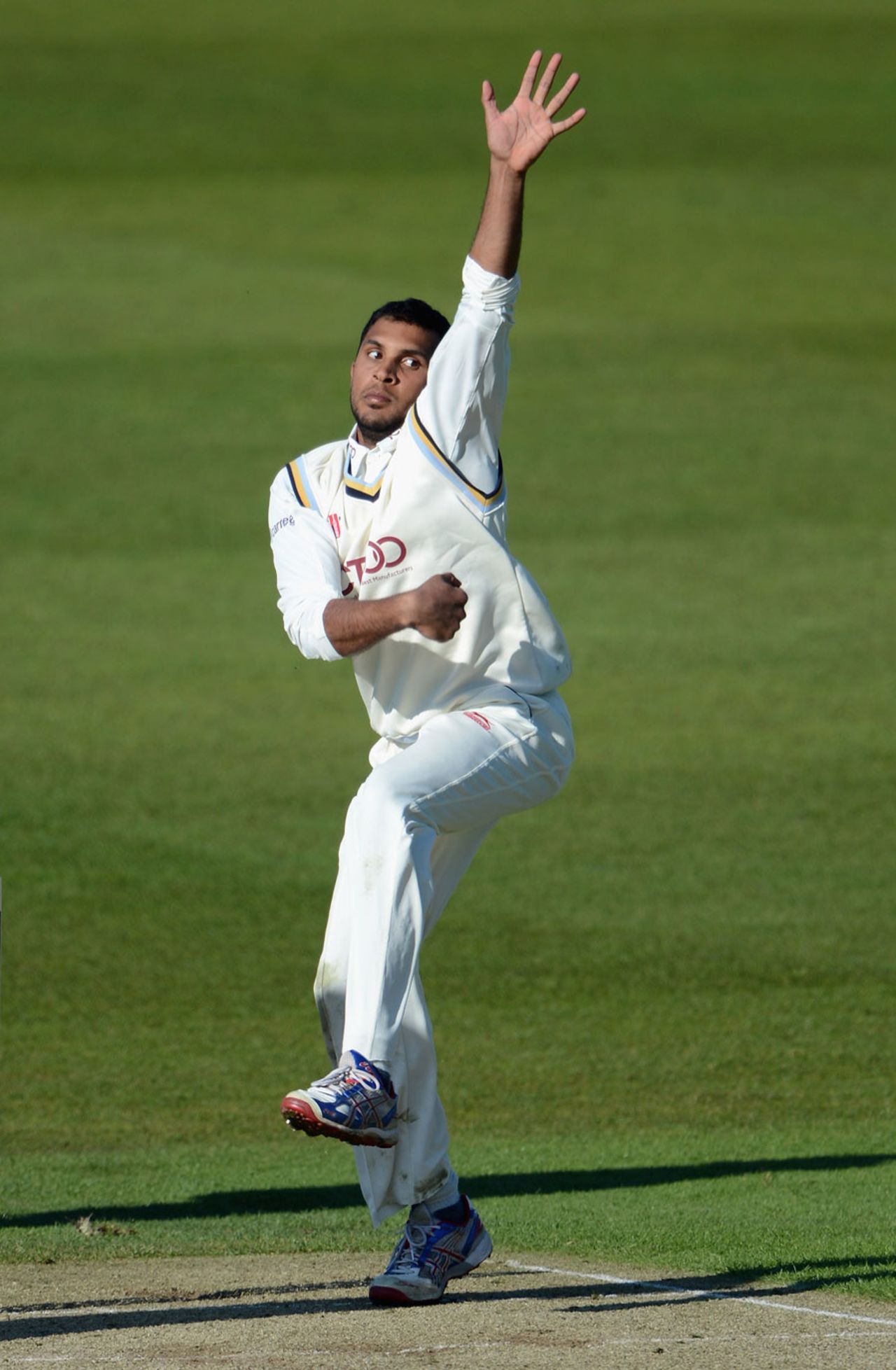Adil Rashid bowls in Kent's first innings, Yoskhire v Kent, Headingley, April, 5, 2012