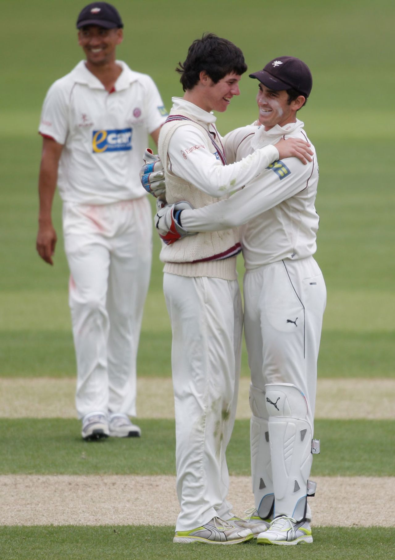 George Dockrell and Craig Kiewswetter share a moment in the field, Worcestershire v Somerset, County Championship, Division One, New Road, 2nd day, May 31, 2012