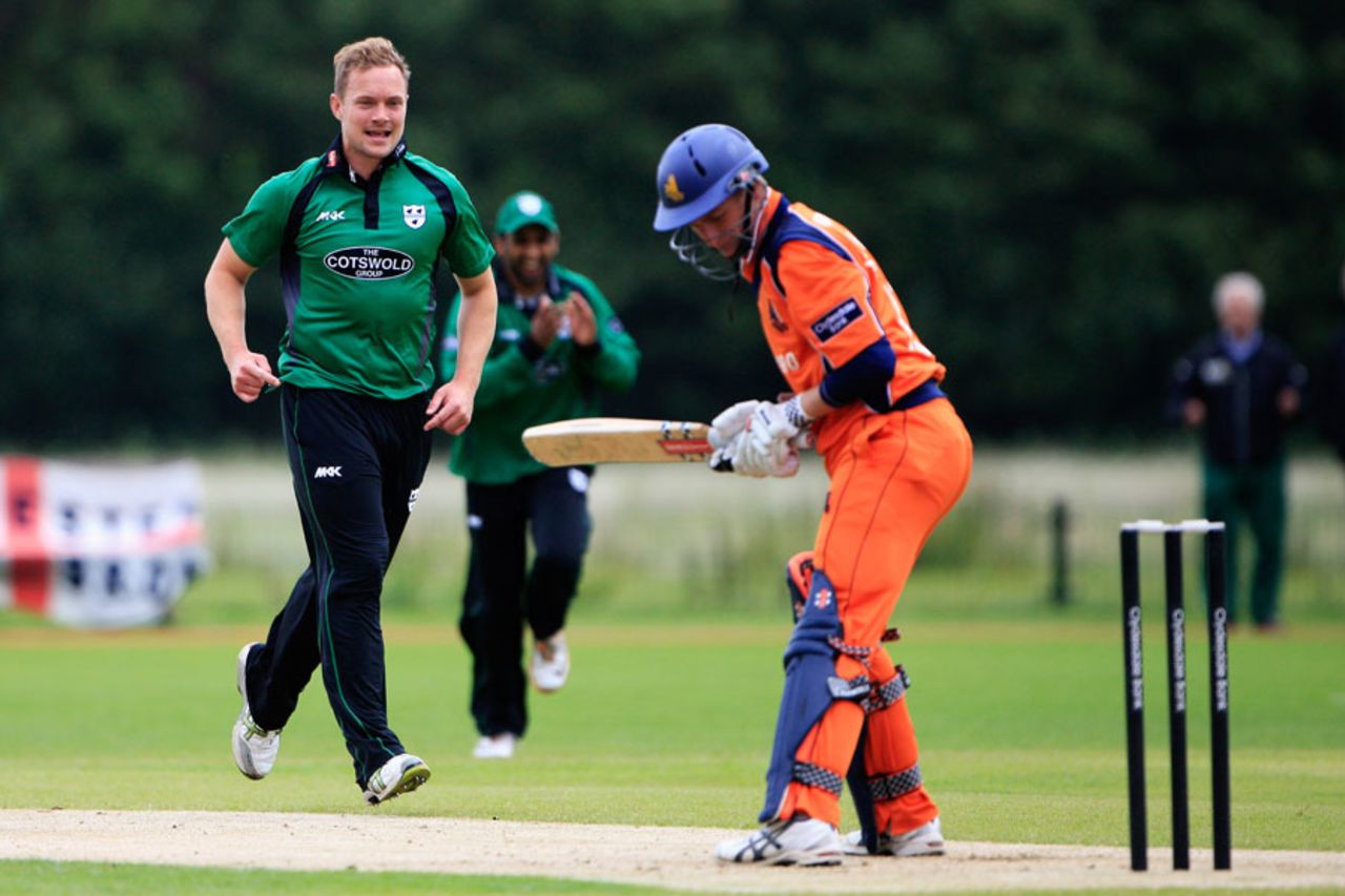 Gareth Andrew has Tom Heggelman lbw for a first-ball duck, Netherlands v Worcestershire, CB40 Group A, The Hague, June, 8, 2012
