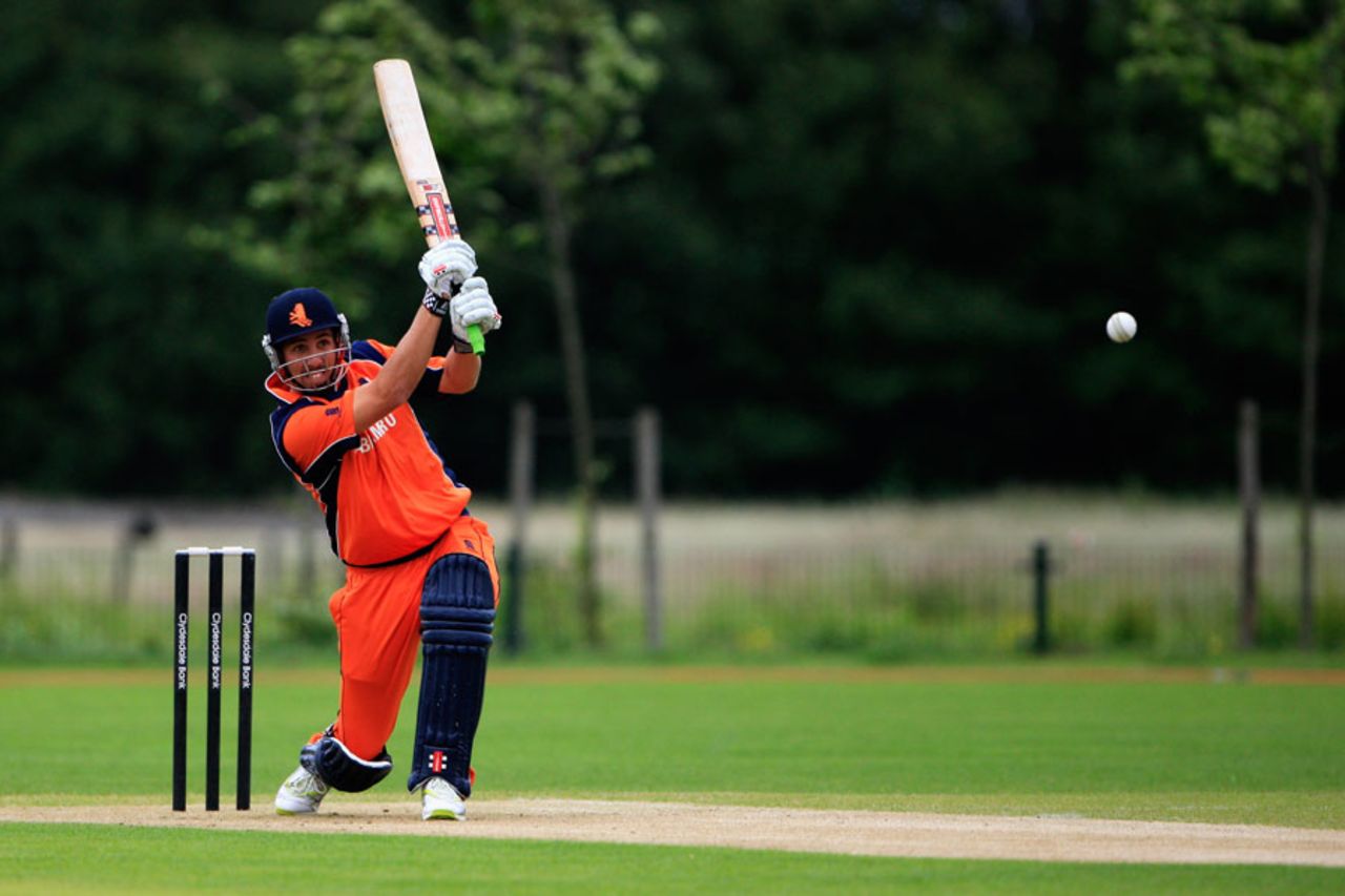 Tom Cooper top scored with 25, Netherlands v Worcestershire, CB40 Group A, The Hague, June, 8, 2012