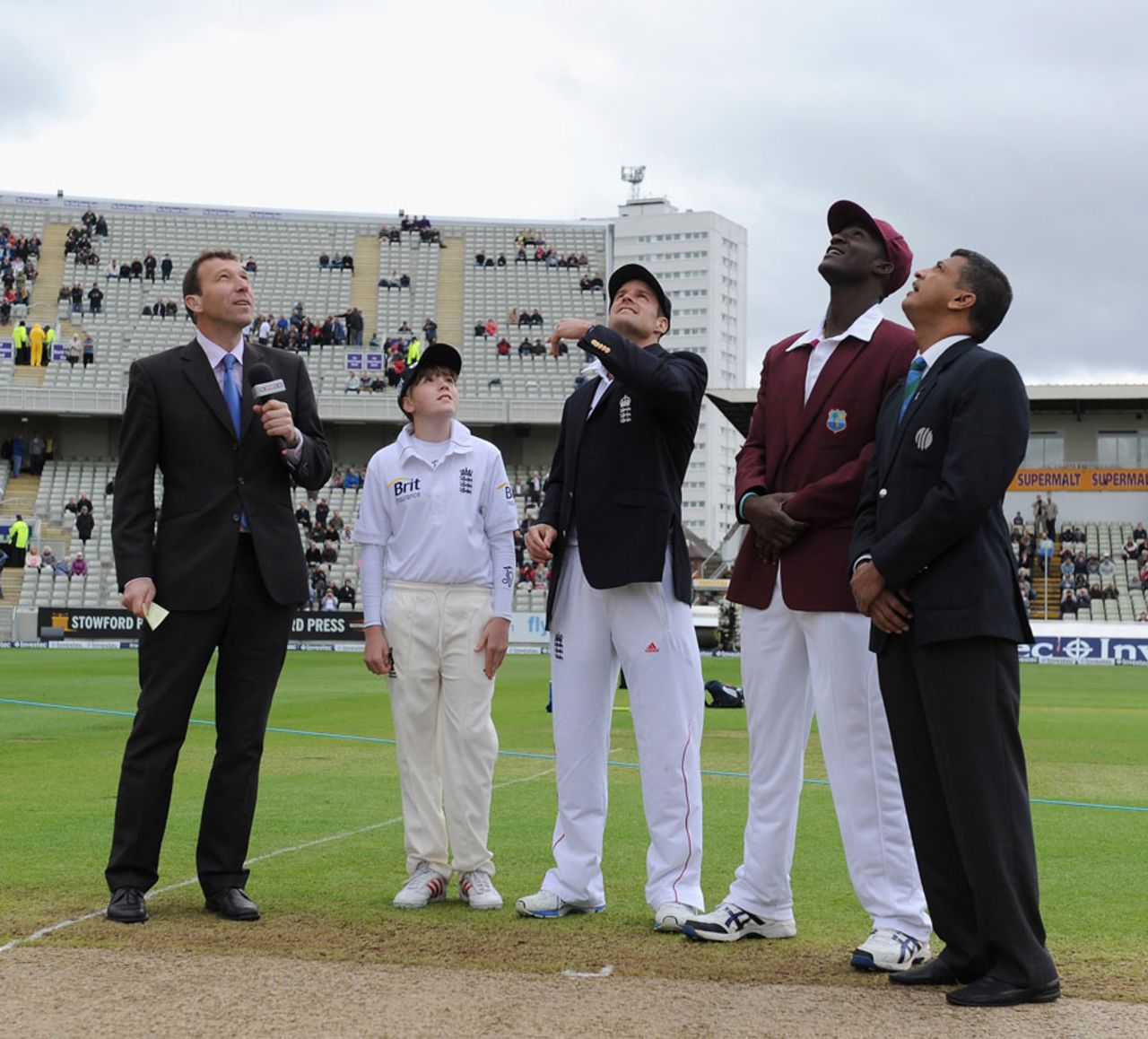 Andrew Strauss won the toss and decided to bowl first, England v West Indies, 3rd Test, Edgbaston, 3rd day, June, 9, 2012