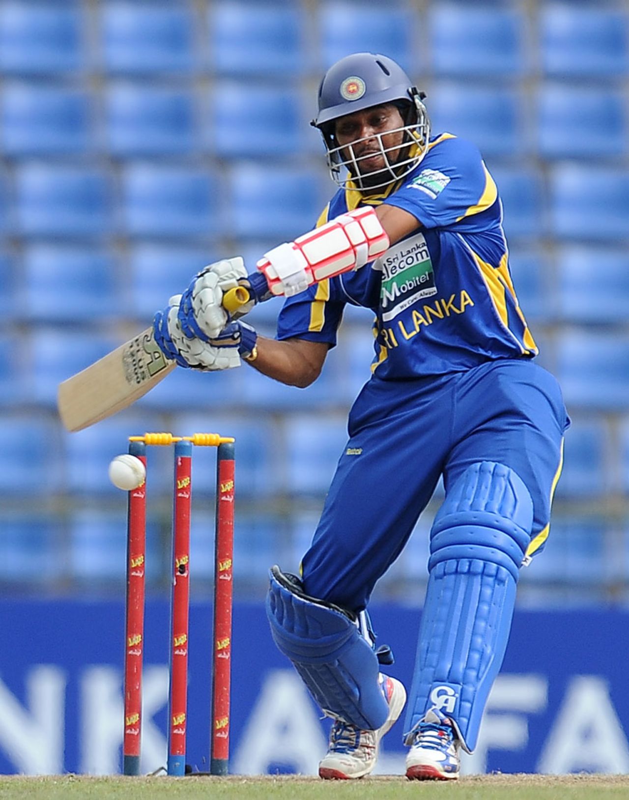Tillakaratne Dilshan guided Sri Lanka early on, Sri Lanka v Pakistan, 2nd ODI, Pallekele, June 9, 2012