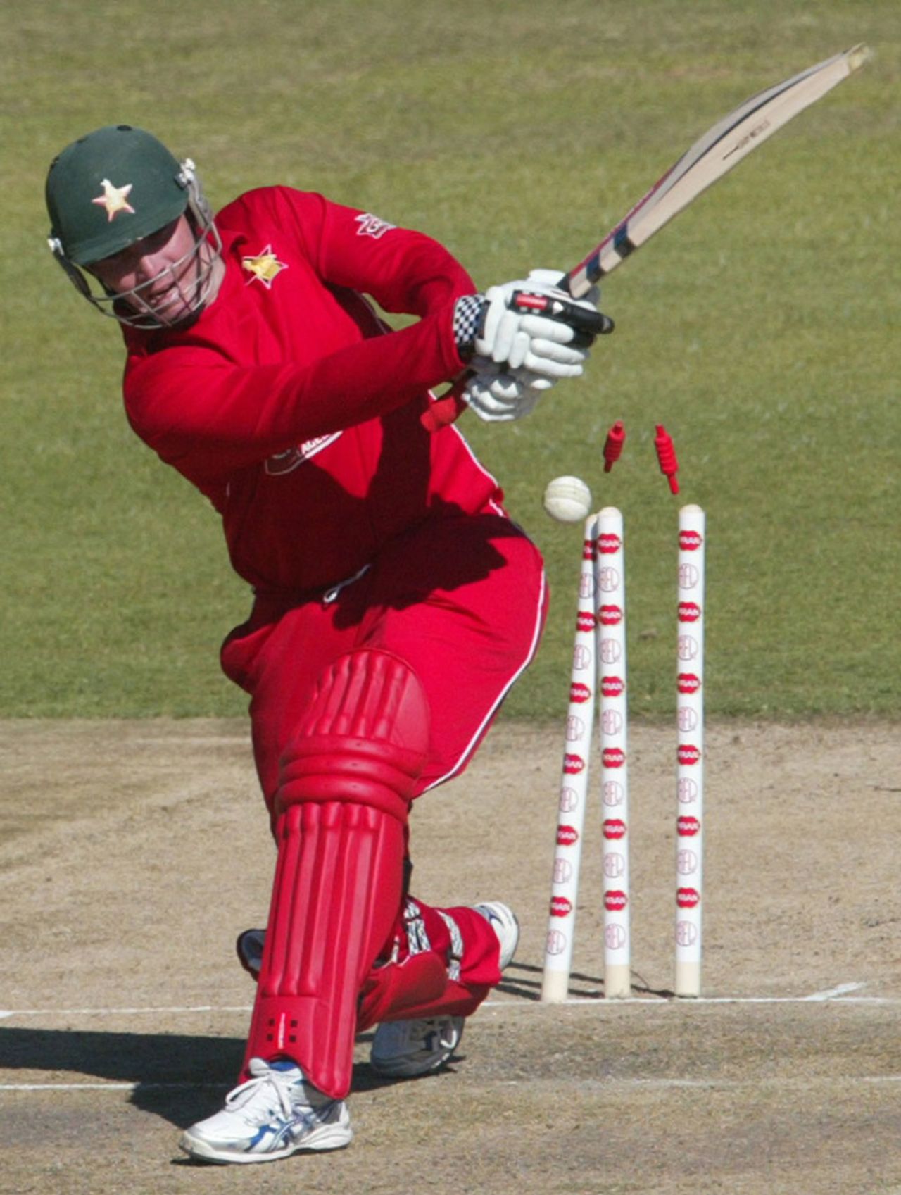 Brendan Taylor is bowled, Zimbabwe v Bangladesh, Twenty20 tri-series, Harare, June 17, 2012