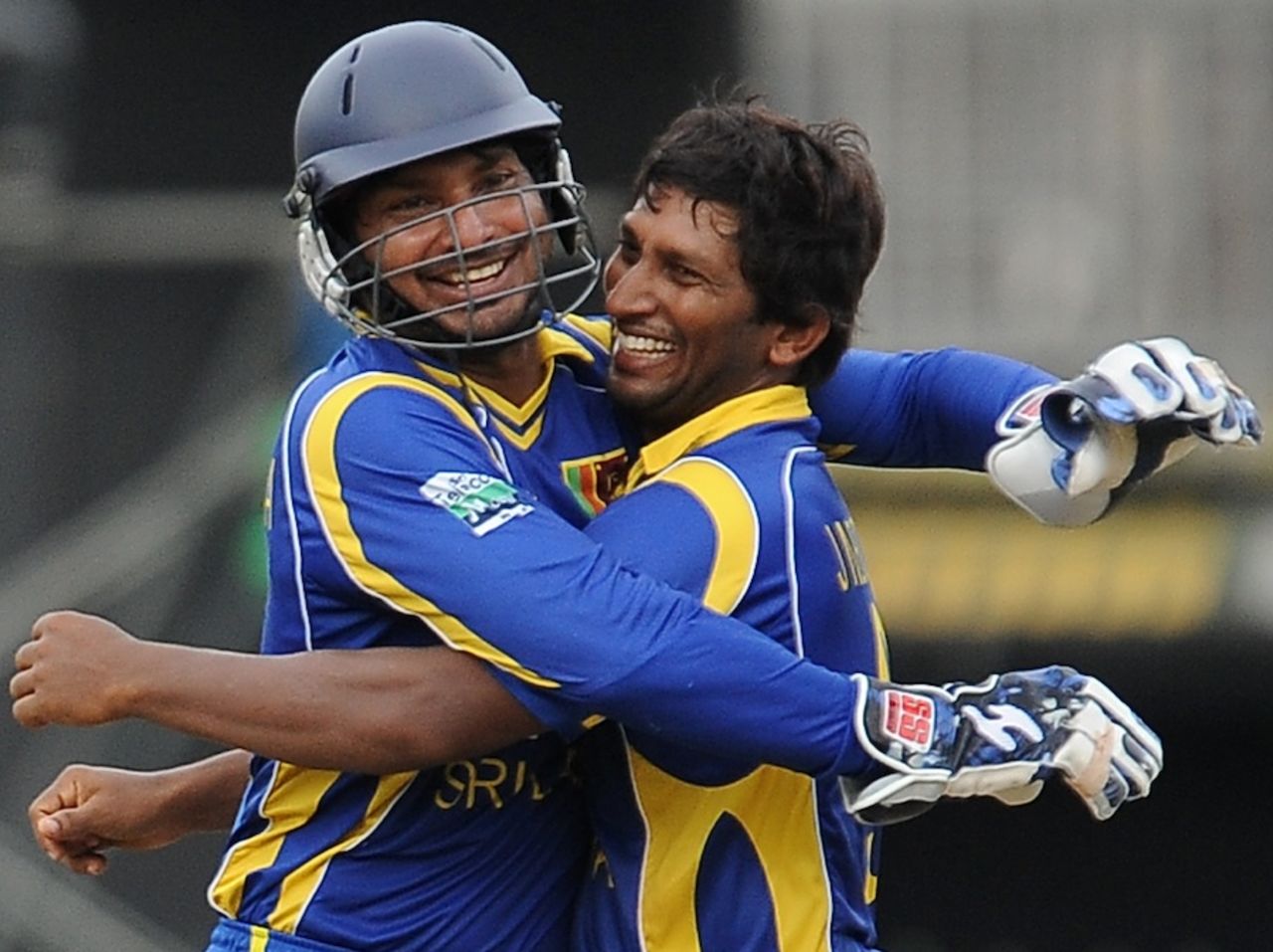 Kumar Sangakkara and Jeevan Mendis celebrate Azhar Ali's wicket, Sri Lanka v Pakistan, 5th ODI, Premadasa Stadium, Colombo, June 18, 2012