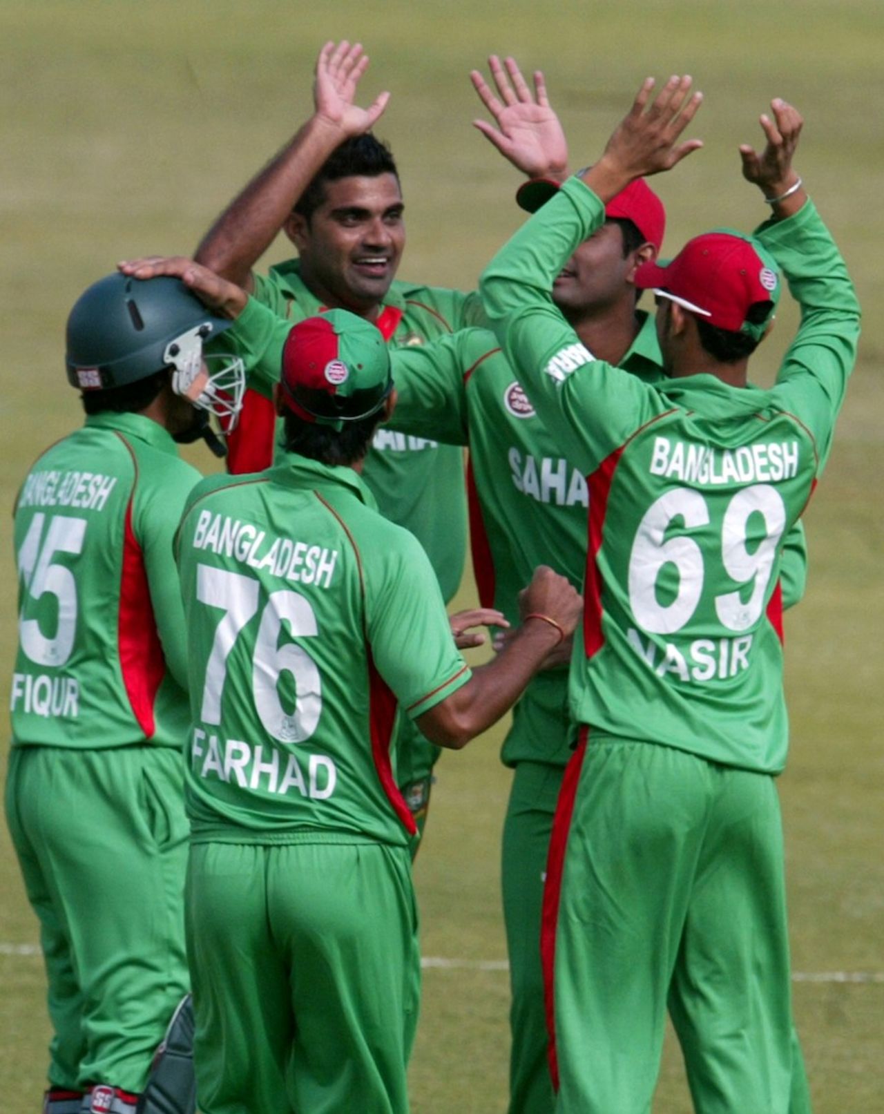 Ziaur Rahman celebrates Justin Ontong's wicket, Bangladesh v South Africa, T20 tri-series, Harare, June 22, 2012