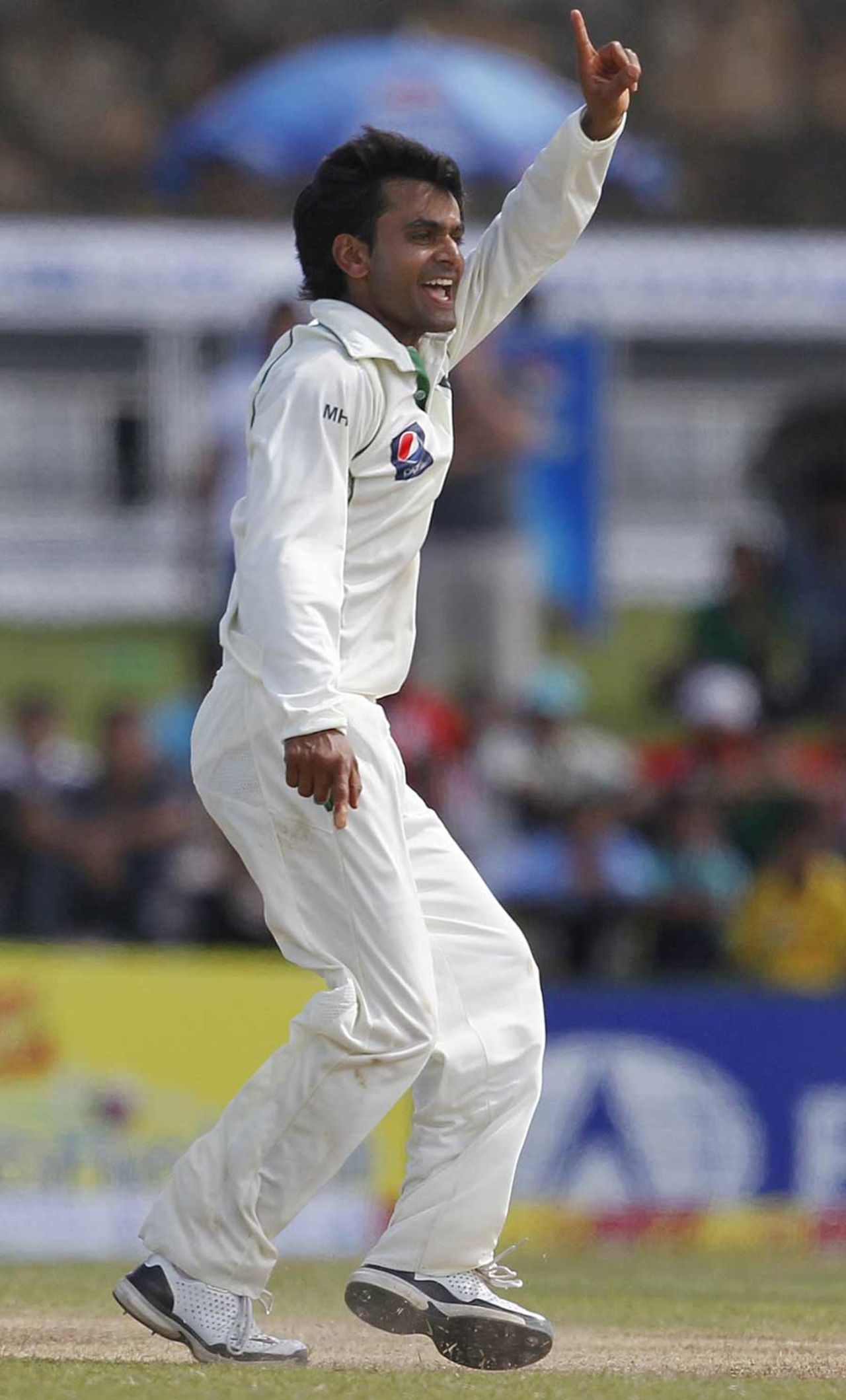 Mohammad Hafeez finished with three wickets, Sri Lanka v Pakistan, 1st Test, Galle, 2nd day, June 23, 2012