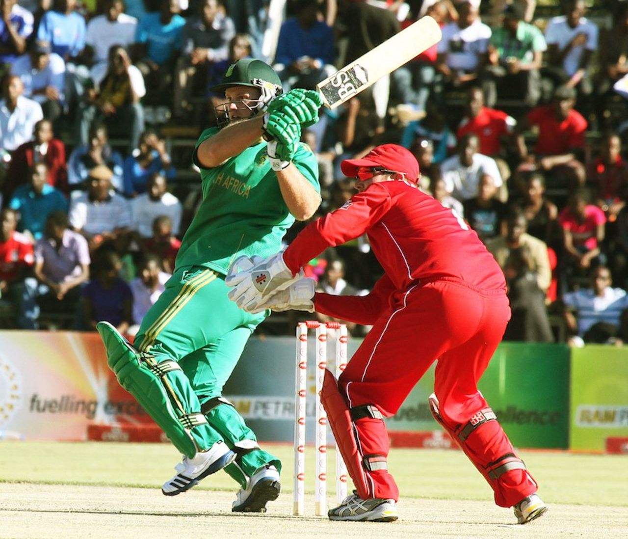 Richard Levi pulls during his half-century, Zimbabwe v South Africa, T20 tri-series, Harare, June 23, 2012
