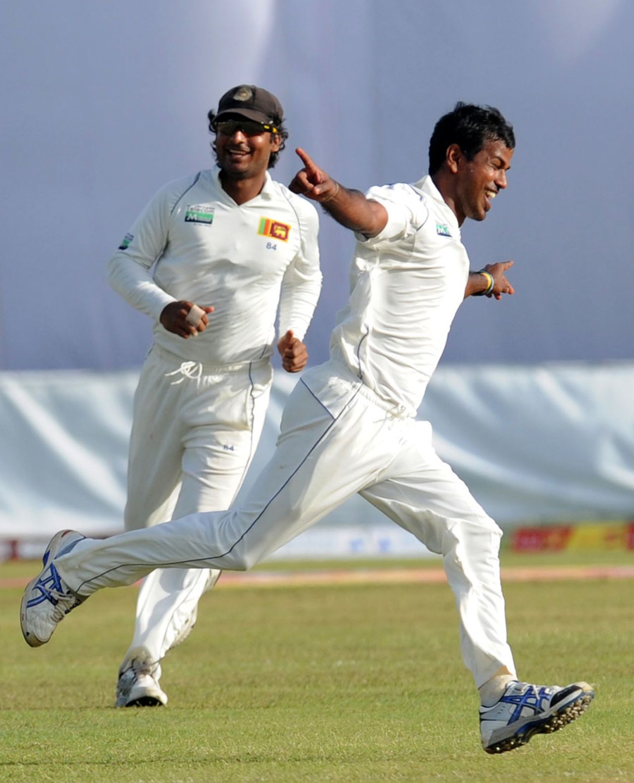 Nuwan Kulasekara picked up two wickets late in the day, Sri Lanka v Pakistan, 1st Test, Galle, 3rd day, June 24, 2012